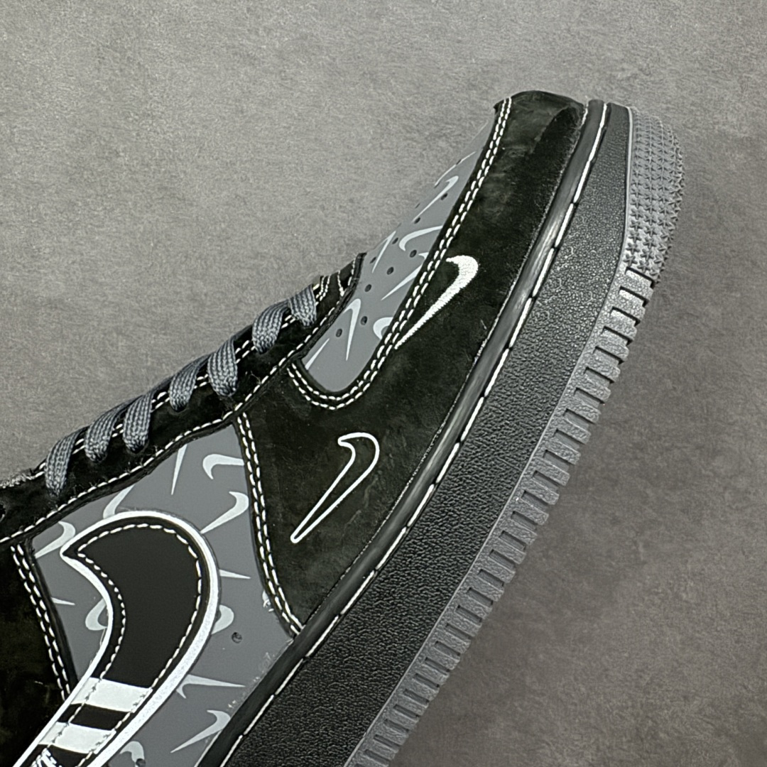 图片[5]-【定制版】NIke Air Force 1 \’07 Low “黑乱勾”空军一号 低帮 运动鞋 休闲鞋 折边针车 工艺难度大 原楦头原纸板 原装鞋盒 定制五金配件 内置全掌气垫 原厂鞋底 货号：DD8585-200 尺码：36 36.5 37.5 38 38.5 39 40 40.5 41 42 42.5 43 44 44.5 45 编码：HXSA310320-选品中心