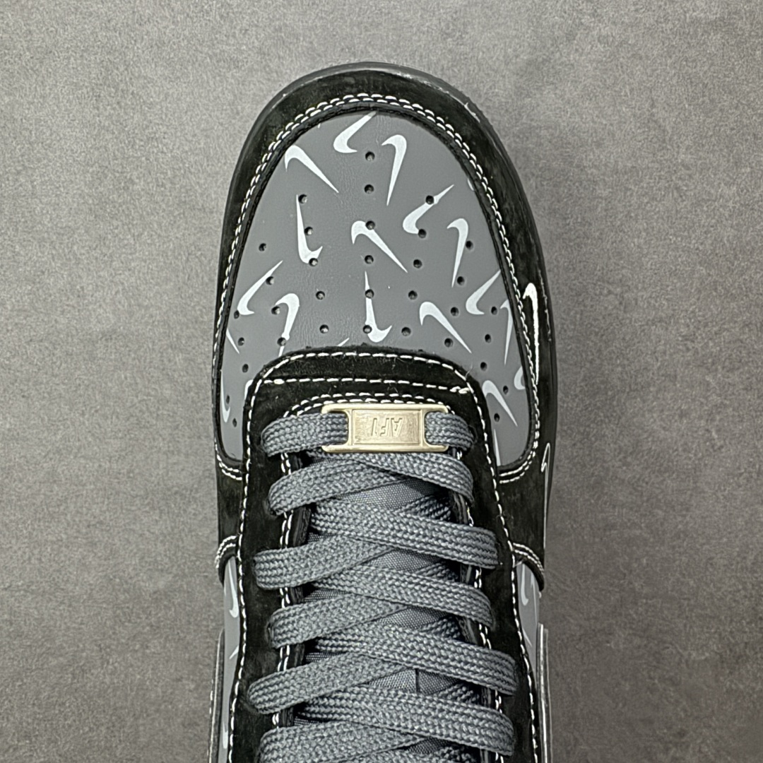 图片[8]-【定制版】NIke Air Force 1 \’07 Low “黑乱勾”空军一号 低帮 运动鞋 休闲鞋 折边针车 工艺难度大 原楦头原纸板 原装鞋盒 定制五金配件 内置全掌气垫 原厂鞋底 货号：DD8585-200 尺码：36 36.5 37.5 38 38.5 39 40 40.5 41 42 42.5 43 44 44.5 45 编码：HXSA310320-选品中心