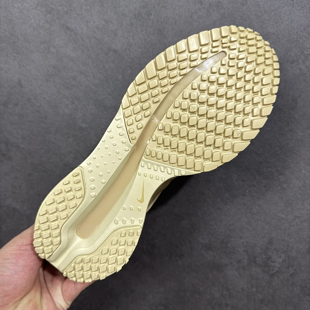 图片[9]-【S版纯原】Nike Pegasus Premium Airscape 舒适百搭减震防滑耐磨透气 低帮跑步鞋 卡其色 IH4369-200    低帮跑步鞋，简约又不失活力，上脚超吸睛。  它不仅颜值高，性能更是一绝！  全掌气垫科技，减震防滑超耐磨，每一步都能感受到强劲回弹，给双脚舒适支撑。  透气鞋面，跑步时双脚也能自由呼吸。    #独家原包 原底原料 开模打造  #原厂鞋标 高精密准度  #原楦原纸板开发 匹配原版98%以上  #后跟弧度 正确呈现  #原厂皮料 质感无敌  #皮料切割干净 无任何毛边 清洁度细节完美    尺码：35.5-46-选品中心