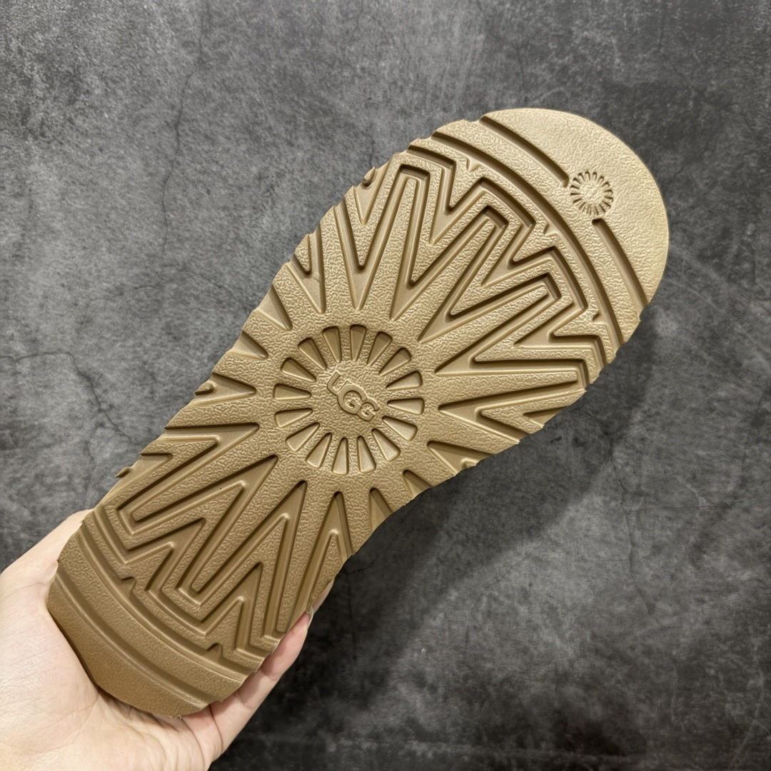 图片[9]-【莞产纯原】PALACE x UGG 7290 Tasman 小恶魔联名款柔软舒适低帮生活休闲鞋 男女同款 秋冬羊皮毛一体雪地靴 全鞋采用ZP同厂 隆丰A级澳洲进口羊皮毛一体 品牌代工厂生产线 完全遵循ZP工艺流程 代工厂原厂版师 秉承无原鞋不开发选择 注重每一处细节 市面最正版型 尺码：35 36 37 38 39 40 41 42 43 44 45-选品中心