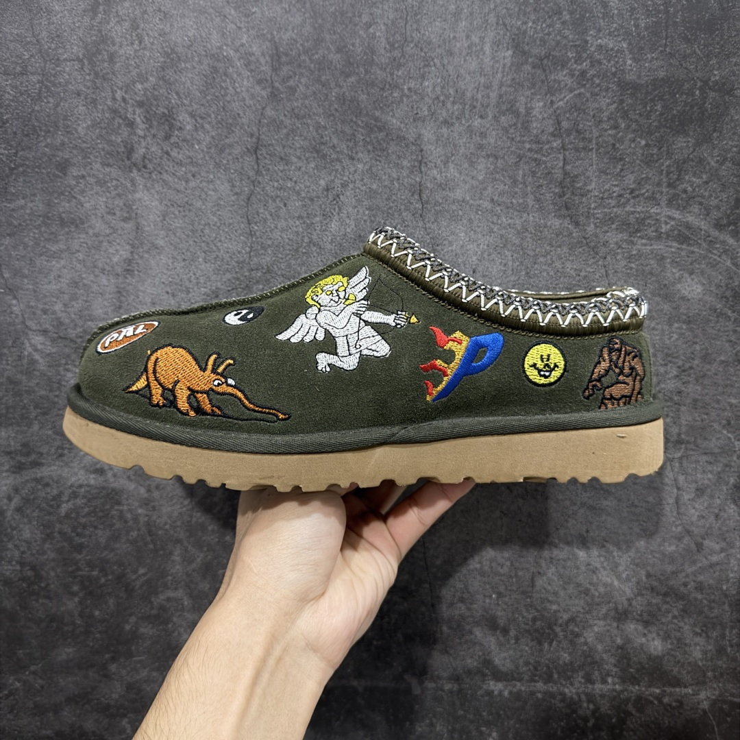 图片[2]-【莞产纯原】PALACE x UGG 7290 Tasman 小恶魔联名款柔软舒适低帮生活休闲鞋 男女同款 秋冬羊皮毛一体雪地靴 全鞋采用ZP同厂 隆丰A级澳洲进口羊皮毛一体 品牌代工厂生产线 完全遵循ZP工艺流程 代工厂原厂版师 秉承无原鞋不开发选择 注重每一处细节 市面最正版型 尺码：35 36 37 38 39 40 41 42 43 44 45-选品中心