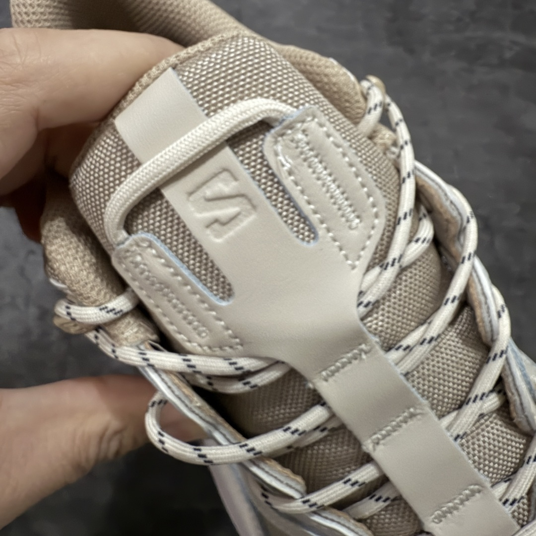 图片[5]-【巅峰版】SALOMON萨洛蒙 ODYSSEY ELMT LOW LTR 柔软舒适 耐磨透气轻便 低帮 生活休闲鞋 男款 雷军同款 477253 纯原外贸平台特供订单 耗时半年巨作 全套原纸板楦头开发 原厂特供网布配套加持 确保原汁原味 完美呈现版型 原档数据独家私模五层组合大底 原装Ortholite轻量化鞋垫 中底布带钢印编号 原厂TPU锁扣 进口港宝加持 后跟自然饱满 还原公司包裹性 鞋面以“锯齿”状的包裹系统呈现 在基色底之下加入了各种色点缀 将公司的最新技术和时尚前卫的造型融入耐用的长跑款式中 鞋面由 TPU 薄膜制成 并焊接在高耐磨网眼上 使其既时尚又坚固 由 ACS底盘支撑 可增强稳定性和支撑力 以及由橡胶凸耳 Contragrip外底覆盖的 EVA 缓冲中底 旨在应对崎岖的地形 鞋舌上的彩色Salomon 标签、Quicklace 系统以及鞋头、鞋舌和鞋跟上的附加品牌使细节更加完美 让穿着者可以轻松驾驭户外与通勤下的任何运动生活场景 无缝鞋身户外随意纵横 颜值与脚感兼备 出街通勤 绝对非常吸睛 你值得拥有 尺码：40 40.5 41 42 42.5 43 44 44.5 45-选品中心