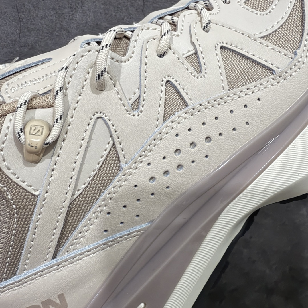 图片[3]-【巅峰版】SALOMON萨洛蒙 ODYSSEY ELMT LOW LTR 柔软舒适 耐磨透气轻便 低帮 生活休闲鞋 男款 雷军同款 477253 纯原外贸平台特供订单 耗时半年巨作 全套原纸板楦头开发 原厂特供网布配套加持 确保原汁原味 完美呈现版型 原档数据独家私模五层组合大底 原装Ortholite轻量化鞋垫 中底布带钢印编号 原厂TPU锁扣 进口港宝加持 后跟自然饱满 还原公司包裹性 鞋面以“锯齿”状的包裹系统呈现 在基色底之下加入了各种色点缀 将公司的最新技术和时尚前卫的造型融入耐用的长跑款式中 鞋面由 TPU 薄膜制成 并焊接在高耐磨网眼上 使其既时尚又坚固 由 ACS底盘支撑 可增强稳定性和支撑力 以及由橡胶凸耳 Contragrip外底覆盖的 EVA 缓冲中底 旨在应对崎岖的地形 鞋舌上的彩色Salomon 标签、Quicklace 系统以及鞋头、鞋舌和鞋跟上的附加品牌使细节更加完美 让穿着者可以轻松驾驭户外与通勤下的任何运动生活场景 无缝鞋身户外随意纵横 颜值与脚感兼备 出街通勤 绝对非常吸睛 你值得拥有 尺码：40 40.5 41 42 42.5 43 44 44.5 45-选品中心