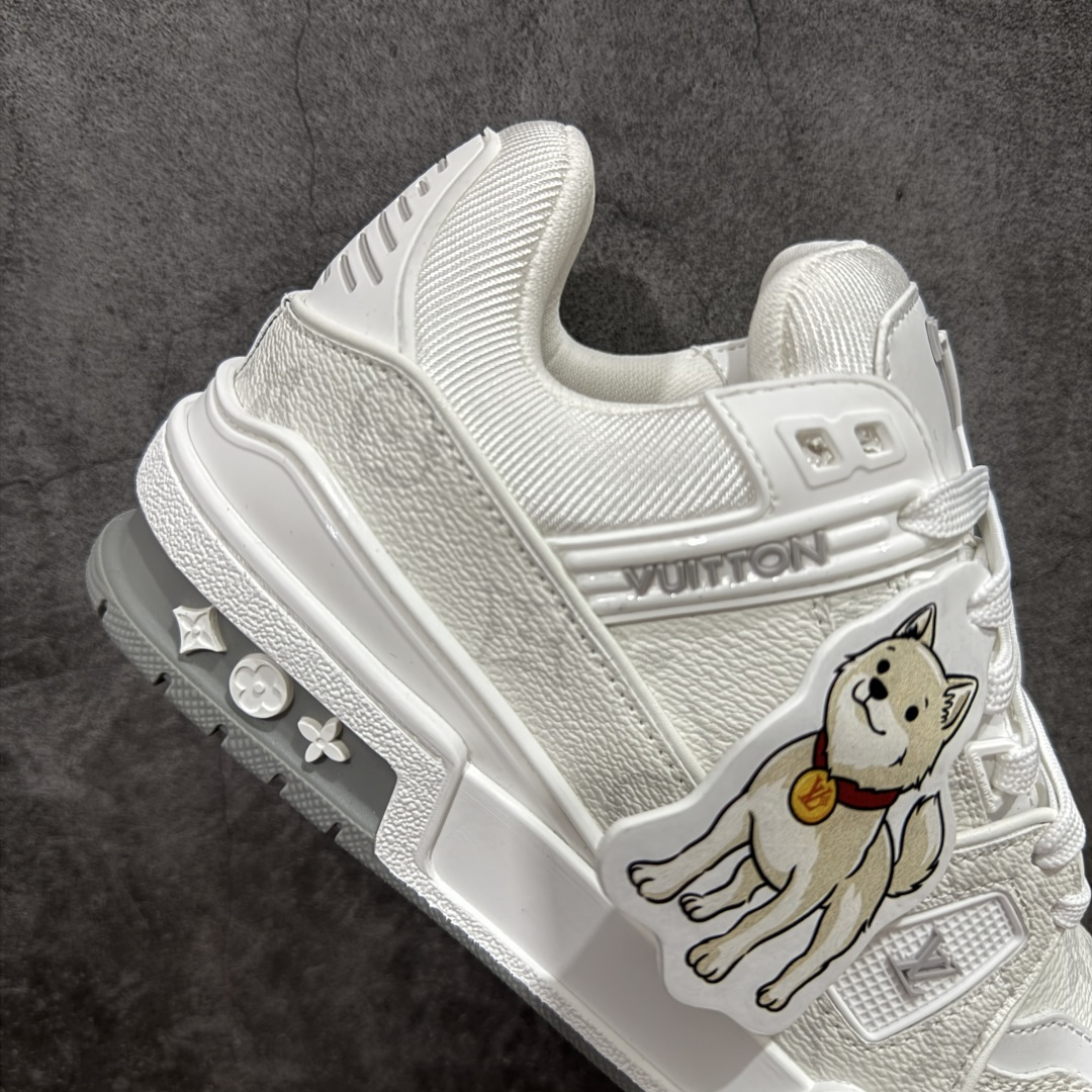 图片[7]-【广东纯原版】Louis Vuitton Trainer lv时装走秀运动鞋 完美鞋型超高的清洁度 零毛边线头瑕疵 全套原楦原纸版原鞋开模 全网最具灵魂的版型 正确原装黄色鞋盒 正确中底印花 鞋面印花3D高频深度立体 全鞋电脑针车 紧密相连 针距密度一致 环保乳胶注塑鞋垫 厚度脚感还原原版 皮面裁剪部位 统一油边封口工艺 原装橡胶大底含胶量大底组合零偏差 专柜全套包装 防尘袋 说明书 质保卡 男女鞋 尺码：35 36 37 38 39 40 41 42 43 44 45-选品中心