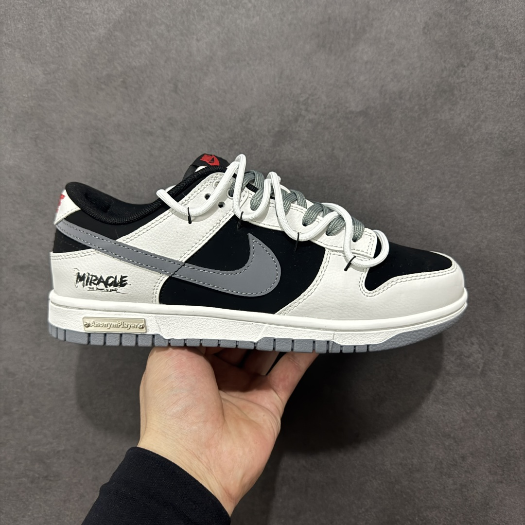 【YC版本】Nike SB Dunk Low 绑带 周年高端定制NK Dunk Low Retro 幽影骑士 白黑灰 低帮休闲板鞋 WG0716-152 #定制鞋盒 大厂纯原品质出货 超高清洁度 皮料切割干净无任何毛边 细节完美 尺码:40 40.5 41 42 42.5 43 44 44.5 45 46 编码:HXSB330340-选品中心