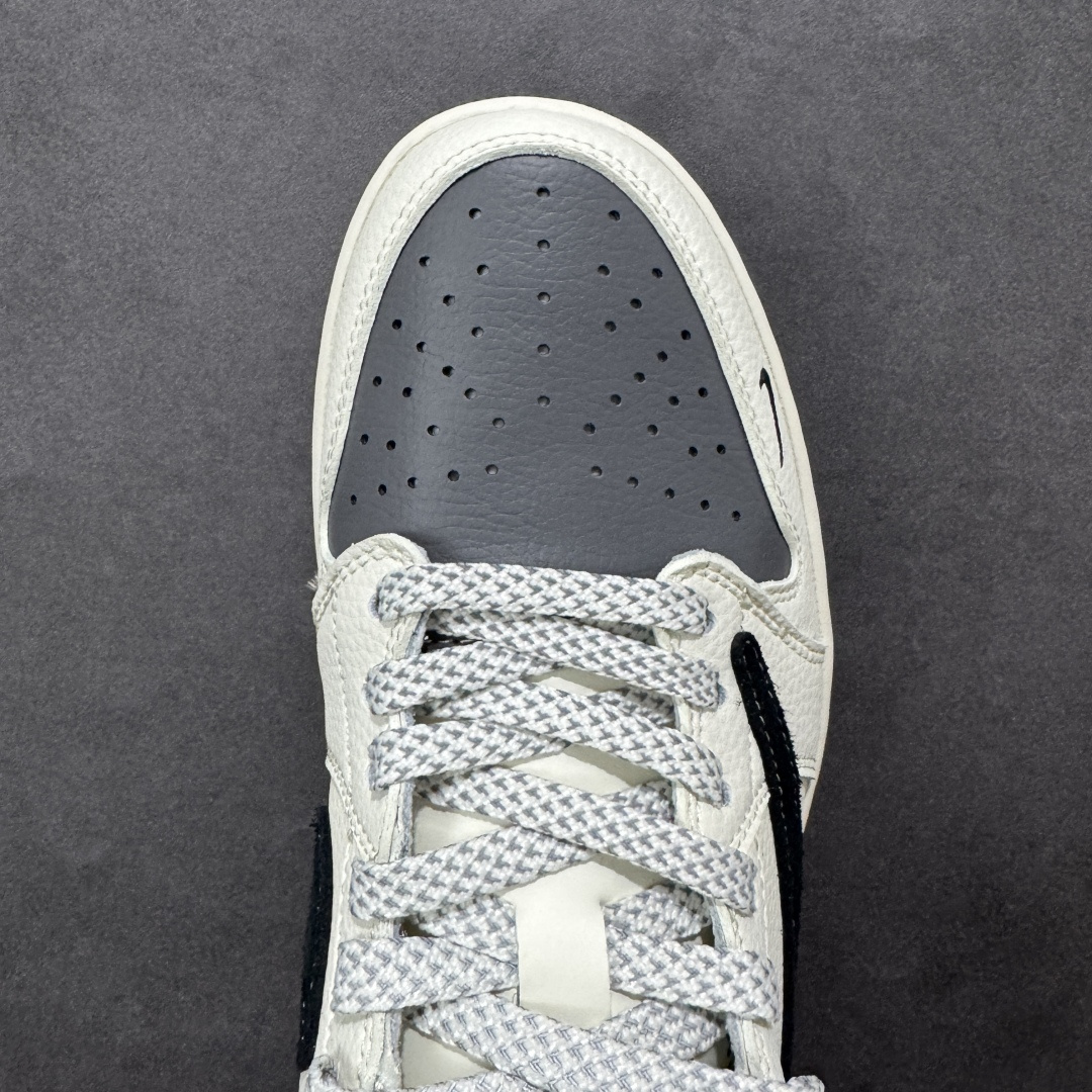 图片[8]-【定制版】Travis Scott x Fragment Design x Air Jordan 1 Low OG SP AJ1 乔1联名 雏菊米灰黑 低帮文化休闲板鞋  #多方联名合作融合了Travis Scott 独特的音乐风格，藤原浩个性的设计风格以及Jordan品牌的经典元素 使其成为一双具有独特身份和价值的鞋子 清新而立体的外观加上联名标识更突出了其独特身份 这种配色方案显示出活力和时尚感 在视觉上引人注目 鞋身的质感和细腻的细节处理使其显得高端而格调十足 这款“倒钩”联名是设计与创意完美结合 融合多方的个性风格是一款备受瞩目的潮流鞋款 货号：QW5088-207  尺码：36 36.5 37.5 38 38.5 39 40 40.5 41 42 42.5 43 44 44.5 45-选品中心