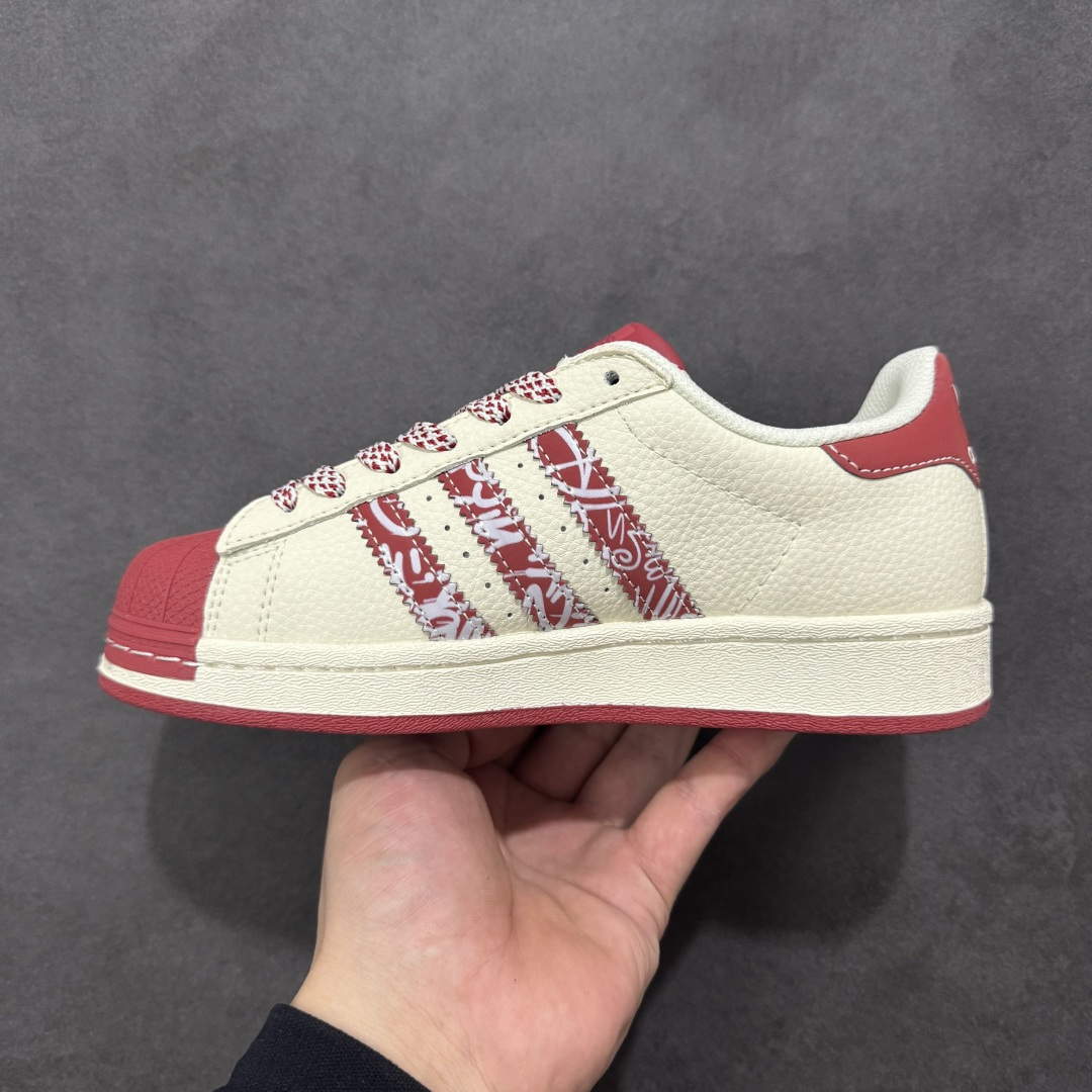 图片[2]-【定制版】AD Originals Superstar 联名贝壳头 原装公司级实拍 采用全新头层拼接皮革材质 后跟采用特色3D立体印字 渠道正品订单 诠释市场最高工艺水平 全鞋进口头层皮料打造。区别市面普通真标版本，进出专柜无压力 货号 DS0034 尺码：36-45 编码：CCB310320-选品中心