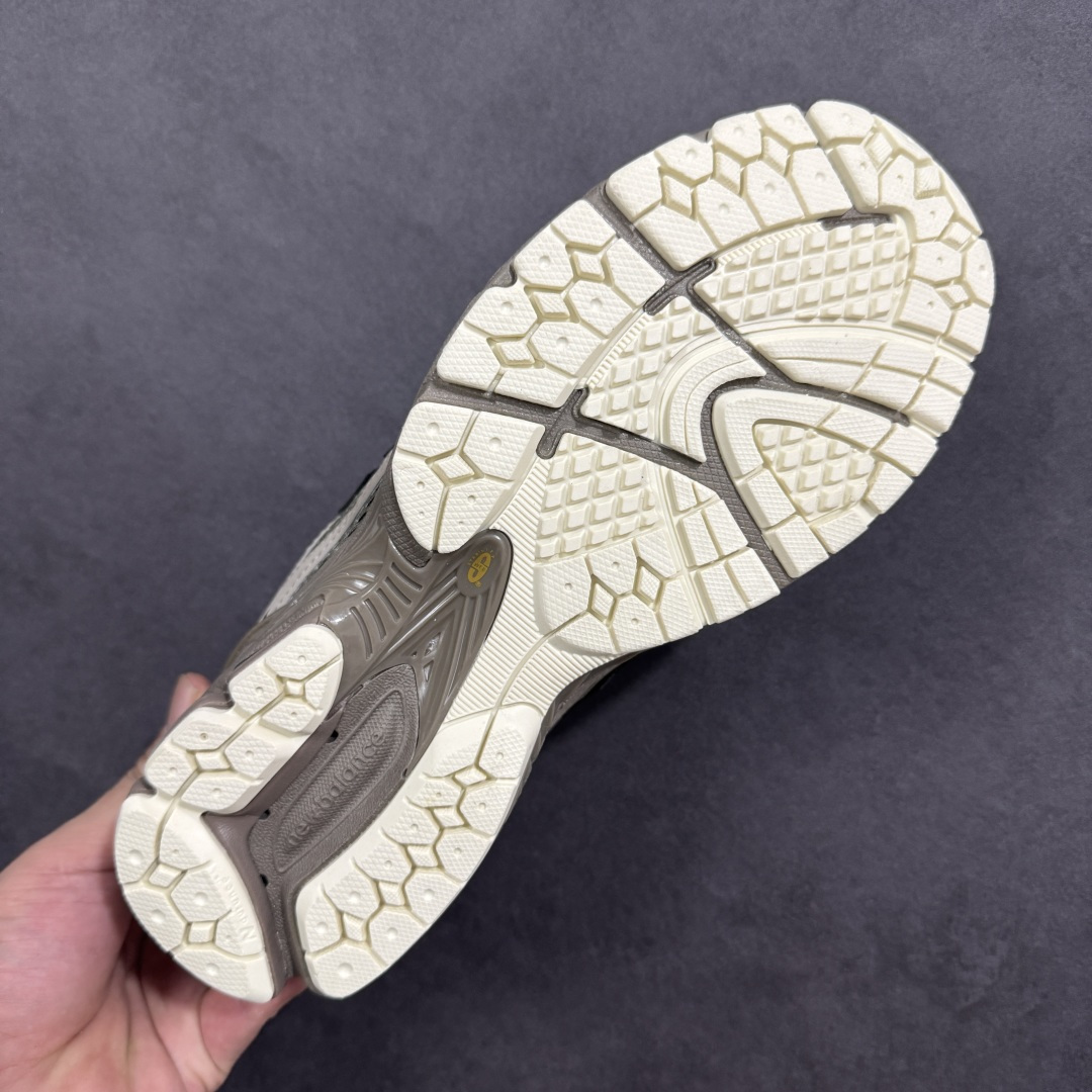 图片[9]-【公司级】New Balance 1906系列复古老爹风休闲运动慢跑鞋  #采用轻质牛剖革拼接透气网眼衬垫织物鞋面材质 T-Beam大底提供足步弓支撑，保持步态稳定 后跟搭载外露缓震胶 货号：U1906ROB  尺码：36 37 37.5 38 38.5 39 40 40.5 41 42 42.5 43 44 44.5 45-选品中心