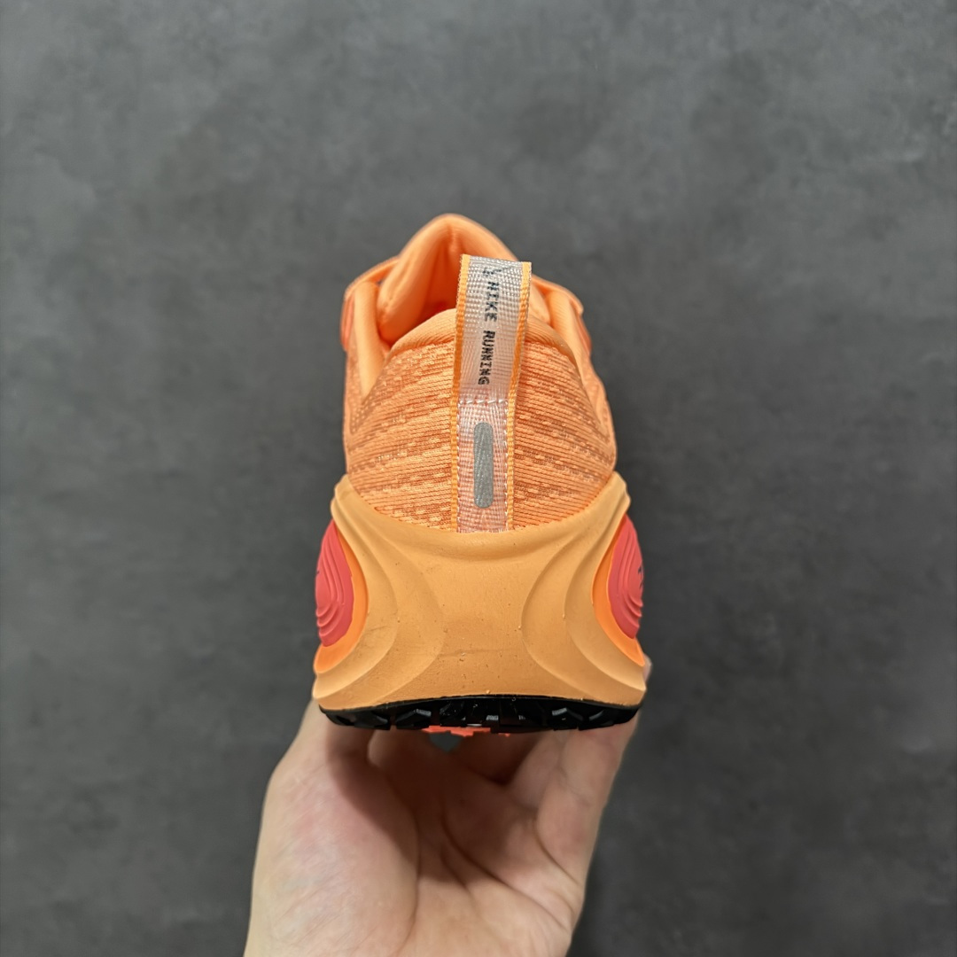 图片[4]-【公司级】Nike VOMERO PLUS 耐克 舒适减震防滑 低帮跑步鞋 全掌ReactX泡绵中底 前掌和后跟还配备了Air Zoom气垫单元 据说跑起来更快更舒适哦 这次最大的升级点 首次引入了ReactX泡绵 货号：HV8150-801 尺码：36 36.5 37.5 38 38.5 39 40 40.5 41 42 42.5 43 44 45-选品中心