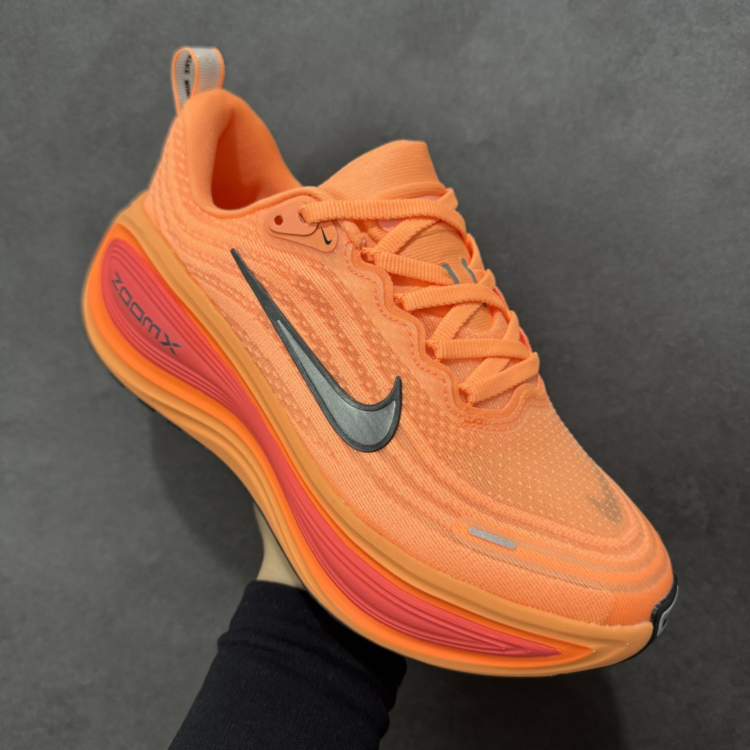 图片[3]-【公司级】Nike VOMERO PLUS 耐克 舒适减震防滑 低帮跑步鞋 全掌ReactX泡绵中底 前掌和后跟还配备了Air Zoom气垫单元 据说跑起来更快更舒适哦 这次最大的升级点 首次引入了ReactX泡绵 货号：HV8150-801 尺码：36 36.5 37.5 38 38.5 39 40 40.5 41 42 42.5 43 44 45-选品中心