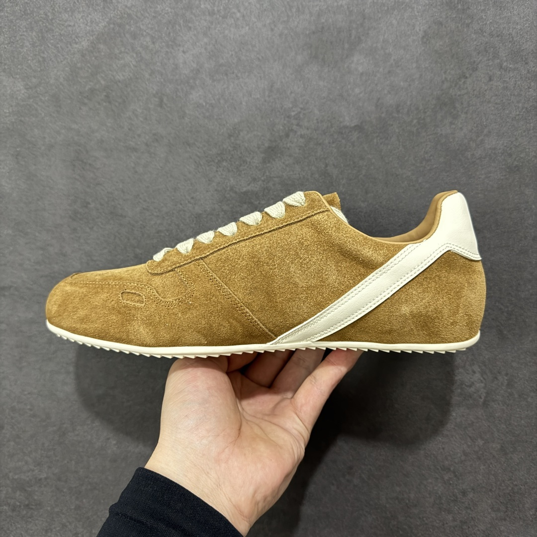 图片[2]-【广东纯原版本】RICK OWENS / RO Minimal Sneaker 瑞克欧文斯小牛绒面革 圆头系带低帮生活休闲鞋 广东大厂出品 原版购入开发 采用全头层小牛皮，散发出品质与独特设计的高级光芒。每一寸的小牛皮，都是奢华的代名词，触感柔软，充满贵族气息。这不仅仅是一款材质，更是对时尚品位的完美追求。搭配你的潮流穿搭，瞬间让整体品质提升。 鞋面：原版定制进口反绒皮➕粒面小牛皮 内里：进口丝绸羊皮 大底：原版开模橡胶大底 尺码：36-45-选品中心