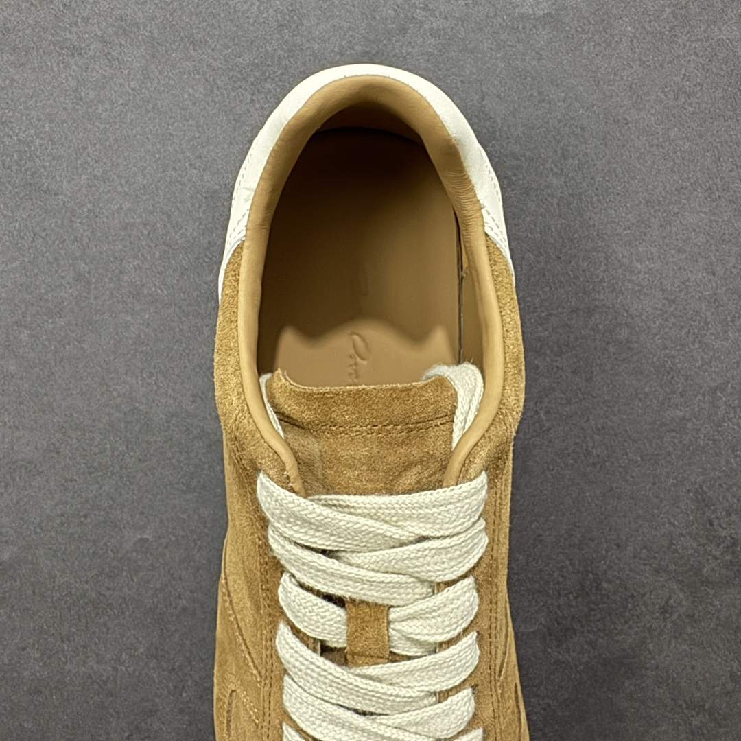 图片[7]-【广东纯原版本】RICK OWENS / RO Minimal Sneaker 瑞克欧文斯小牛绒面革 圆头系带低帮生活休闲鞋 广东大厂出品 原版购入开发 采用全头层小牛皮，散发出品质与独特设计的高级光芒。每一寸的小牛皮，都是奢华的代名词，触感柔软，充满贵族气息。这不仅仅是一款材质，更是对时尚品位的完美追求。搭配你的潮流穿搭，瞬间让整体品质提升。 鞋面：原版定制进口反绒皮➕粒面小牛皮 内里：进口丝绸羊皮 大底：原版开模橡胶大底 尺码：36-45-选品中心