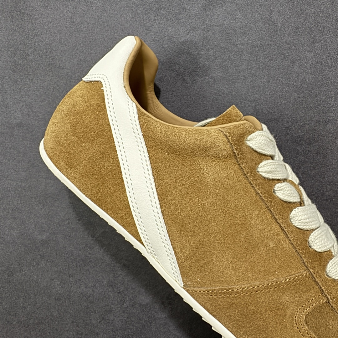 图片[6]-【广东纯原版本】RICK OWENS / RO Minimal Sneaker 瑞克欧文斯小牛绒面革 圆头系带低帮生活休闲鞋 广东大厂出品 原版购入开发 采用全头层小牛皮，散发出品质与独特设计的高级光芒。每一寸的小牛皮，都是奢华的代名词，触感柔软，充满贵族气息。这不仅仅是一款材质，更是对时尚品位的完美追求。搭配你的潮流穿搭，瞬间让整体品质提升。 鞋面：原版定制进口反绒皮➕粒面小牛皮 内里：进口丝绸羊皮 大底：原版开模橡胶大底 尺码：36-45-选品中心