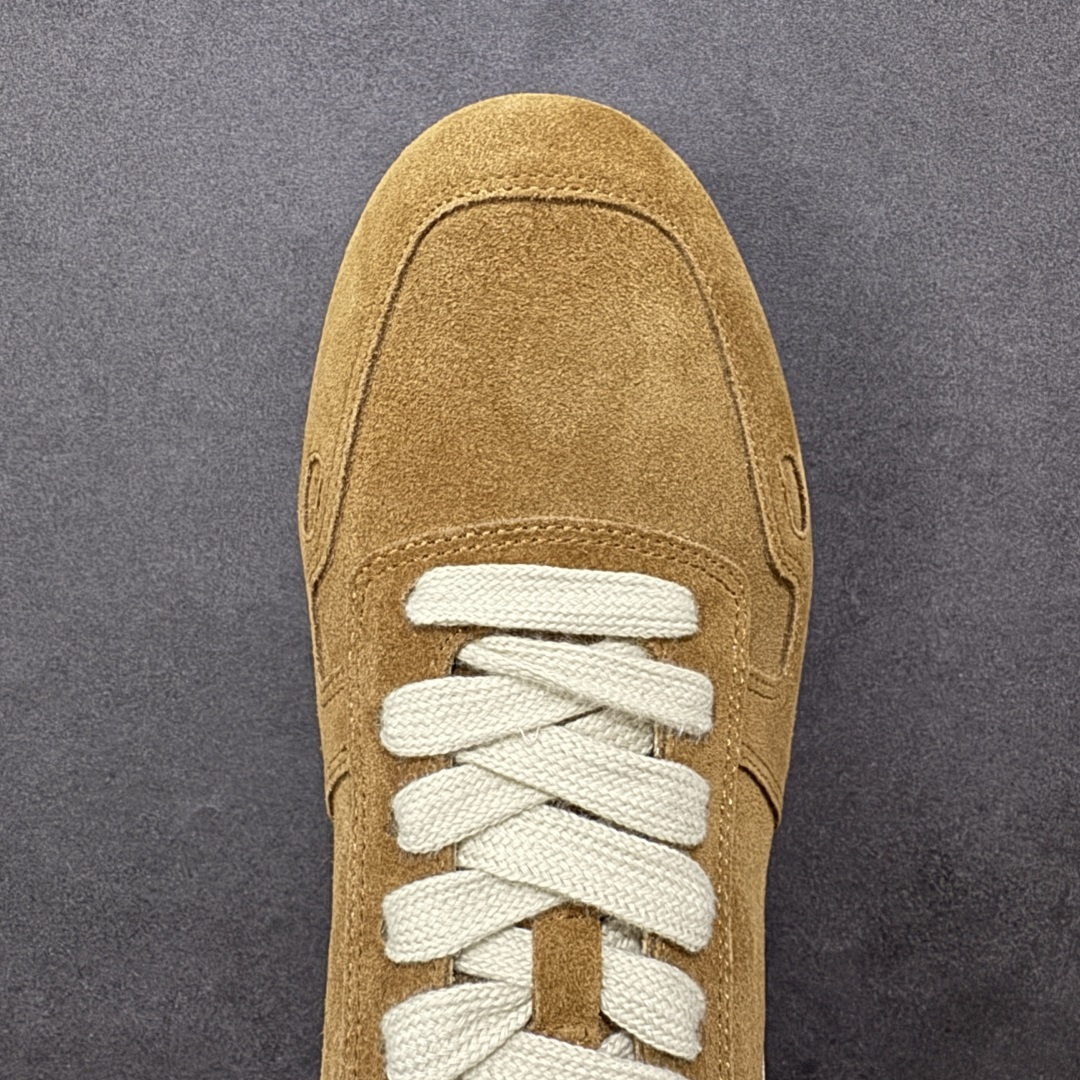 图片[8]-【广东纯原版本】RICK OWENS / RO Minimal Sneaker 瑞克欧文斯小牛绒面革 圆头系带低帮生活休闲鞋 广东大厂出品 原版购入开发 采用全头层小牛皮，散发出品质与独特设计的高级光芒。每一寸的小牛皮，都是奢华的代名词，触感柔软，充满贵族气息。这不仅仅是一款材质，更是对时尚品位的完美追求。搭配你的潮流穿搭，瞬间让整体品质提升。 鞋面：原版定制进口反绒皮➕粒面小牛皮 内里：进口丝绸羊皮 大底：原版开模橡胶大底 尺码：36-45-选品中心