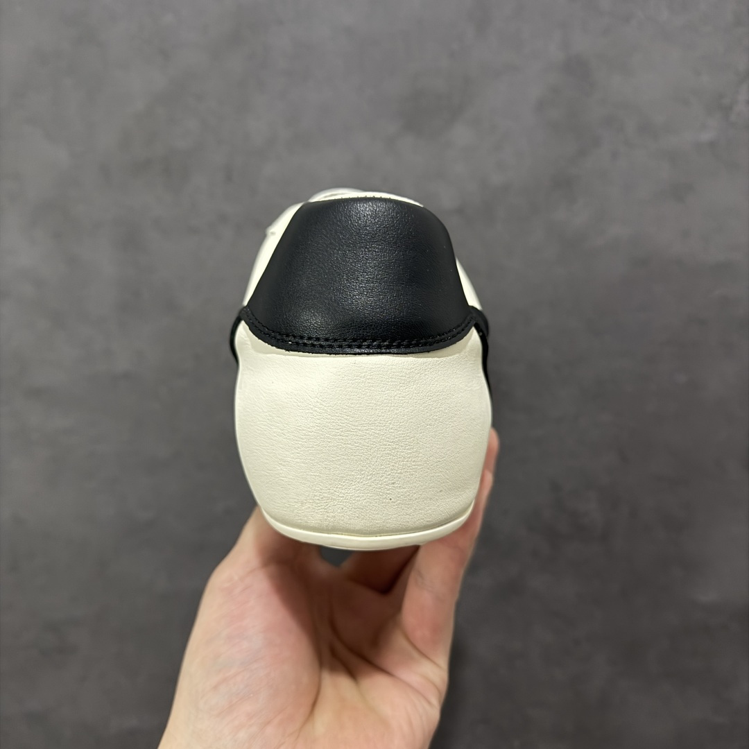 图片[4]-【广东纯原版本】RICK OWENS / RO Minimal Sneaker 瑞克欧文斯小牛绒面革 圆头系带低帮生活休闲鞋 广东大厂出品 原版购入开发 采用全头层小牛皮，散发出品质与独特设计的高级光芒。每一寸的小牛皮，都是奢华的代名词，触感柔软，充满贵族气息。这不仅仅是一款材质，更是对时尚品位的完美追求。搭配你的潮流穿搭，瞬间让整体品质提升。 鞋面：原版定制进口反绒皮➕粒面小牛皮 内里：进口丝绸羊皮 大底：原版开模橡胶大底 尺码：36-45-选品中心