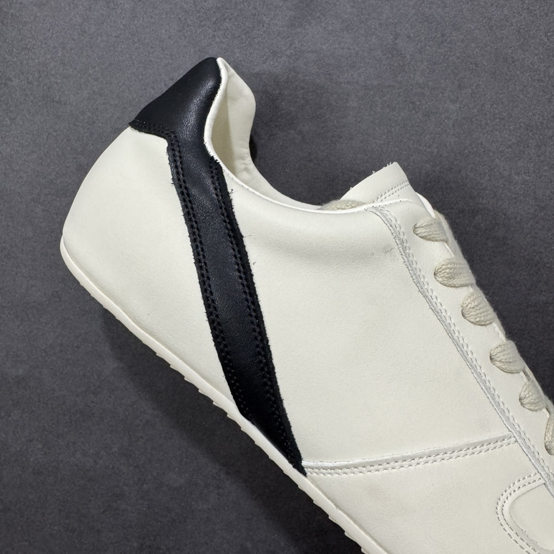 图片[6]-【广东纯原版本】RICK OWENS / RO Minimal Sneaker 瑞克欧文斯小牛绒面革 圆头系带低帮生活休闲鞋 广东大厂出品 原版购入开发 采用全头层小牛皮，散发出品质与独特设计的高级光芒。每一寸的小牛皮，都是奢华的代名词，触感柔软，充满贵族气息。这不仅仅是一款材质，更是对时尚品位的完美追求。搭配你的潮流穿搭，瞬间让整体品质提升。 鞋面：原版定制进口反绒皮➕粒面小牛皮 内里：进口丝绸羊皮 大底：原版开模橡胶大底 尺码：36-45-选品中心