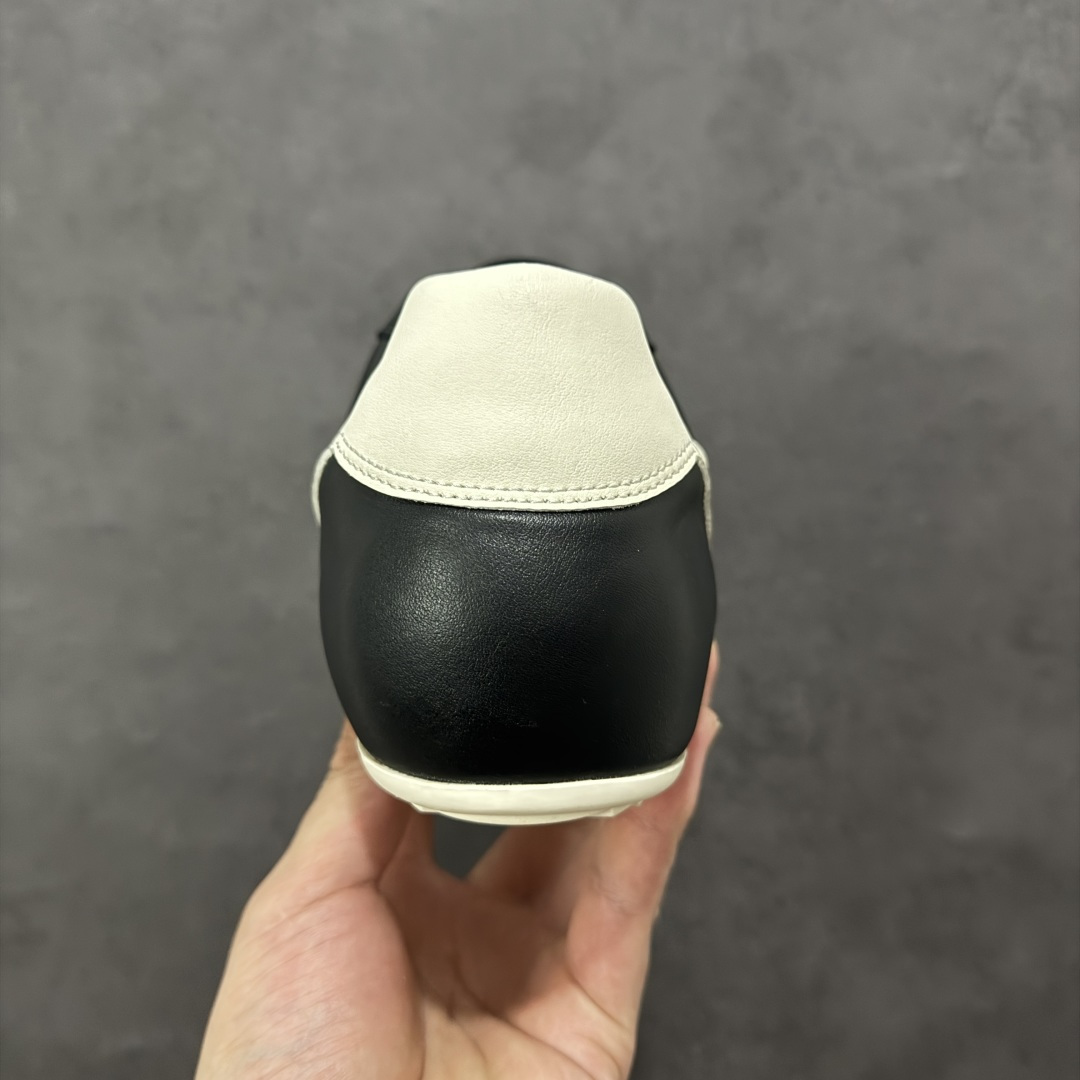 图片[4]-【广东纯原版本】RICK OWENS / RO Minimal Sneaker 瑞克欧文斯小牛绒面革 圆头系带低帮生活休闲鞋 广东大厂出品 原版购入开发 采用全头层小牛皮，散发出品质与独特设计的高级光芒。每一寸的小牛皮，都是奢华的代名词，触感柔软，充满贵族气息。这不仅仅是一款材质，更是对时尚品位的完美追求。搭配你的潮流穿搭，瞬间让整体品质提升。 鞋面：原版定制进口反绒皮➕粒面小牛皮 内里：进口丝绸羊皮 大底：原版开模橡胶大底 尺码：36-45-选品中心