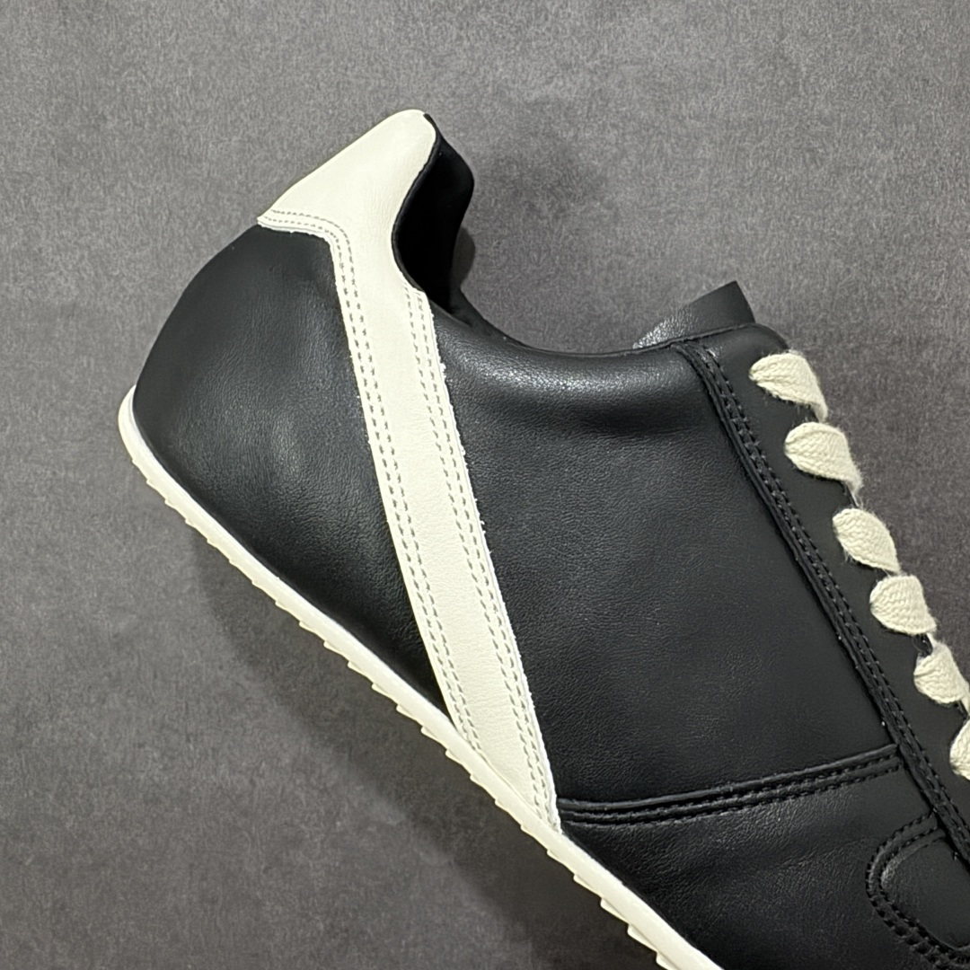 图片[6]-【广东纯原版本】RICK OWENS / RO Minimal Sneaker 瑞克欧文斯小牛绒面革 圆头系带低帮生活休闲鞋 广东大厂出品 原版购入开发 采用全头层小牛皮，散发出品质与独特设计的高级光芒。每一寸的小牛皮，都是奢华的代名词，触感柔软，充满贵族气息。这不仅仅是一款材质，更是对时尚品位的完美追求。搭配你的潮流穿搭，瞬间让整体品质提升。 鞋面：原版定制进口反绒皮➕粒面小牛皮 内里：进口丝绸羊皮 大底：原版开模橡胶大底 尺码：36-45-选品中心