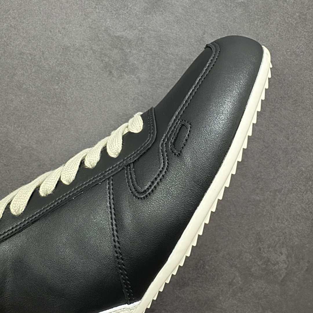 图片[5]-【广东纯原版本】RICK OWENS / RO Minimal Sneaker 瑞克欧文斯小牛绒面革 圆头系带低帮生活休闲鞋 广东大厂出品 原版购入开发 采用全头层小牛皮，散发出品质与独特设计的高级光芒。每一寸的小牛皮，都是奢华的代名词，触感柔软，充满贵族气息。这不仅仅是一款材质，更是对时尚品位的完美追求。搭配你的潮流穿搭，瞬间让整体品质提升。 鞋面：原版定制进口反绒皮➕粒面小牛皮 内里：进口丝绸羊皮 大底：原版开模橡胶大底 尺码：36-45-选品中心