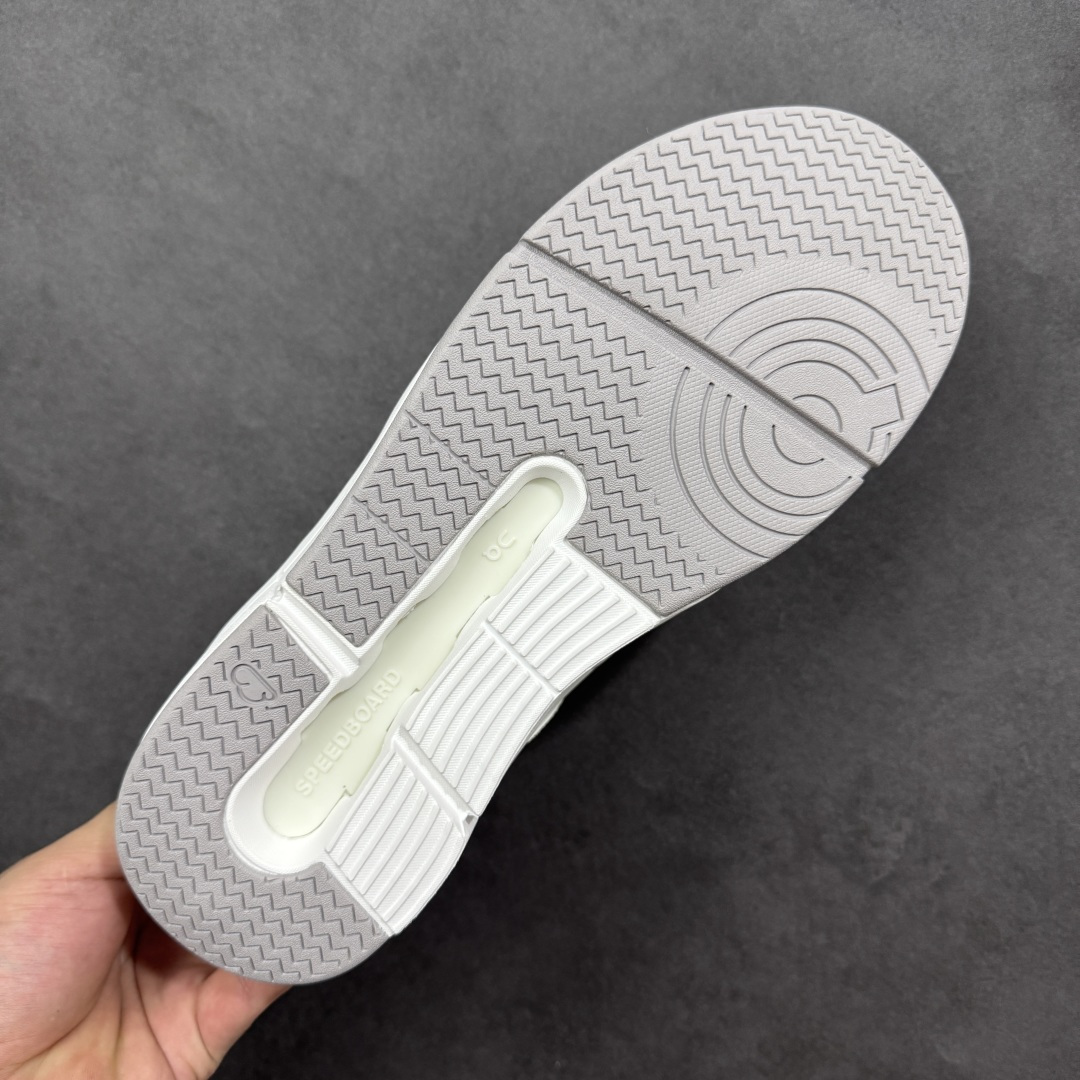 图片[9]-【公司级】On The Roger Clubhouse 昂跑 低帮 舒适网布减震防滑耐磨低邦长跑跑步鞋 稳健敏捷、功能多面，用轻量脚感和灵活反馈，助力跑步训练和运动健身。以Helion Superfoam打造Clouds Surferds科技鞋底，铸就灵活反馈、动态流畅体验。鞋跟内的精制足跟垫牢牢固定双足，提供柔软安全的体验；内置Speedboardd更好地推进跑者向前的每一步。根据运动机能编织纹路的工程网眼鞋面，轻盈柔软也坚韧耐用、舒适透气也灵活敏捷。 货号：3WF10432925 尺码：36-45 编码：AYB240250-选品中心