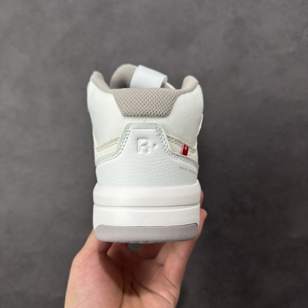 图片[4]-【公司级】On The Roger Clubhouse 昂跑 低帮 舒适网布减震防滑耐磨低邦长跑跑步鞋 稳健敏捷、功能多面，用轻量脚感和灵活反馈，助力跑步训练和运动健身。以Helion Superfoam打造Clouds Surferds科技鞋底，铸就灵活反馈、动态流畅体验。鞋跟内的精制足跟垫牢牢固定双足，提供柔软安全的体验；内置Speedboardd更好地推进跑者向前的每一步。根据运动机能编织纹路的工程网眼鞋面，轻盈柔软也坚韧耐用、舒适透气也灵活敏捷。 货号：3WF10432925 尺码：36-45 编码：AYB240250-选品中心