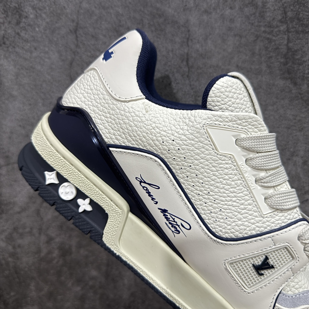 图片[7]-【天花板/Goat版】 市场最强版 没有之一的存在💪🏻 Louis Vuitton LV Trainer 系列全新版上架 手里有正品的可以对比下🆚懂货的看细节‼️ 此版品质是市场从未达到的新高度！ 整体版型 皮料 牛仔布的色差 压花纹路清晰度 后跟版型等等 都可以自行对比[机智]吊打市场所有货，怒甩十条街的那种，直接来正品对比图🆚，欢迎拿市场各大工厂的货来对比！ 尺码：35-45码-选品中心