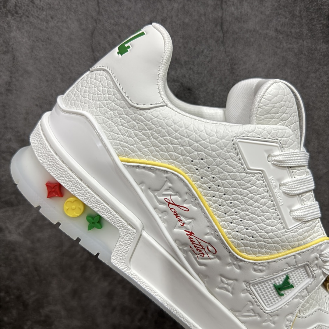 图片[7]-【天花板/Goat版】 市场最强版 没有之一的存在💪🏻 Louis Vuitton LV Trainer 系列全新版上架 手里有正品的可以对比下🆚懂货的看细节‼️ 此版品质是市场从未达到的新高度！ 整体版型 皮料 牛仔布的色差 压花纹路清晰度 后跟版型等等 都可以自行对比[机智]吊打市场所有货，怒甩十条街的那种，直接来正品对比图🆚，欢迎拿市场各大工厂的货来对比！ 尺码：35-45码-选品中心