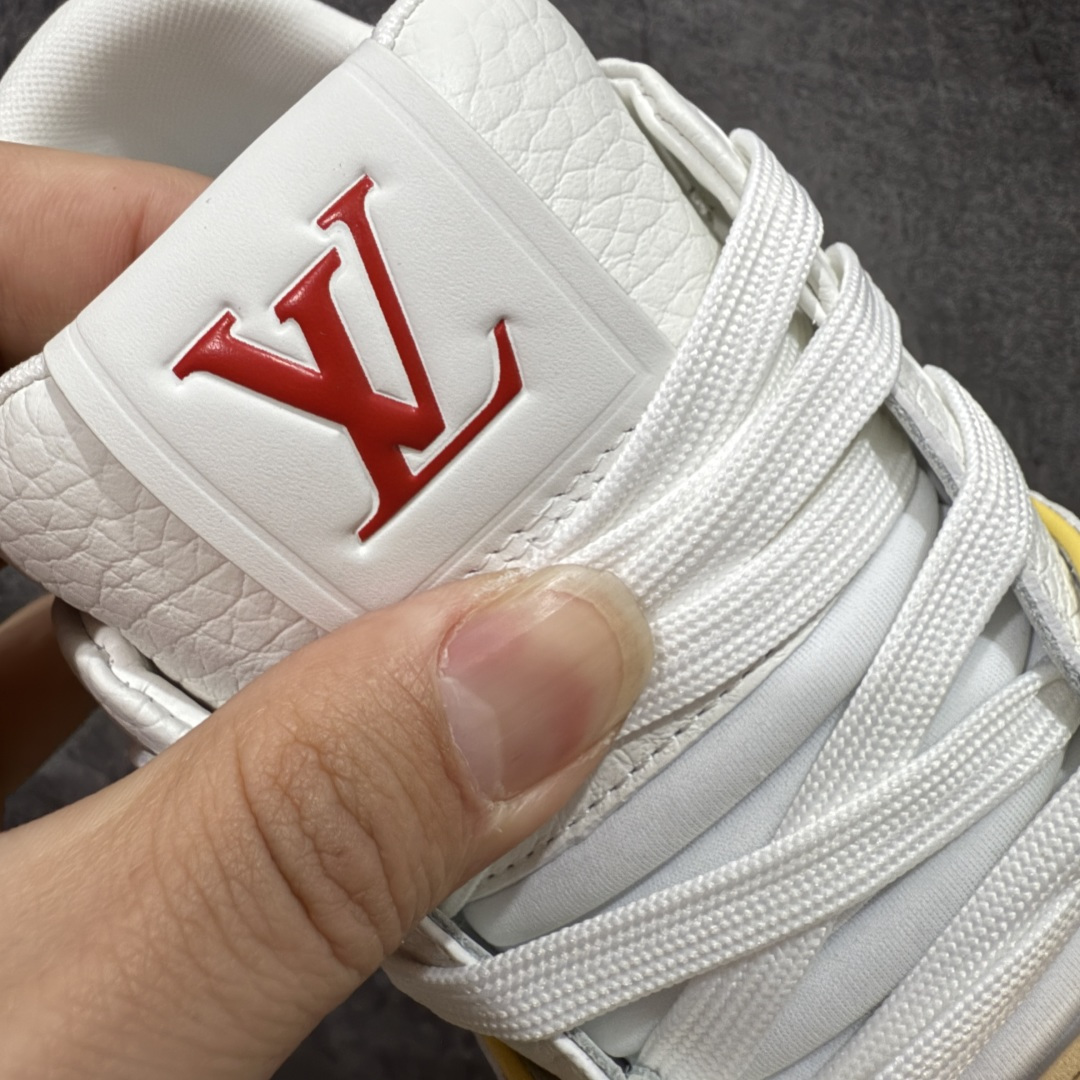 图片[6]-【天花板/Goat版】 市场最强版 没有之一的存在💪🏻 Louis Vuitton LV Trainer 系列全新版上架 手里有正品的可以对比下🆚懂货的看细节‼️ 此版品质是市场从未达到的新高度！ 整体版型 皮料 牛仔布的色差 压花纹路清晰度 后跟版型等等 都可以自行对比[机智]吊打市场所有货，怒甩十条街的那种，直接来正品对比图🆚，欢迎拿市场各大工厂的货来对比！ 尺码：35-45码-选品中心