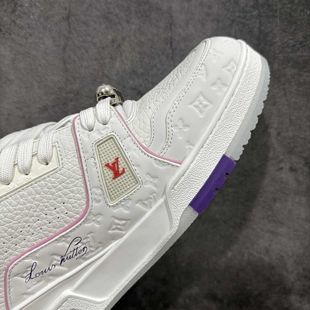 图片[6]-【天花板/Goat版】 市场最强版 没有之一的存在💪🏻 Louis Vuitton LV Trainer 系列全新版上架 手里有正品的可以对比下🆚懂货的看细节‼️ 此版品质是市场从未达到的新高度！ 整体版型 皮料 牛仔布的色差 压花纹路清晰度 后跟版型等等 都可以自行对比[机智]吊打市场所有货，怒甩十条街的那种，直接来正品对比图🆚，欢迎拿市场各大工厂的货来对比！ 尺码：35-45码-选品中心