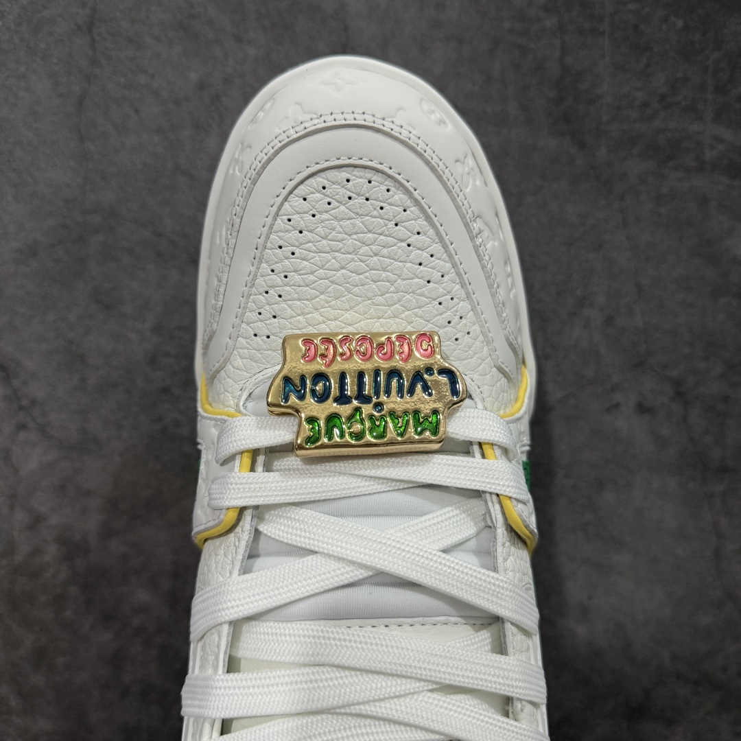 图片[5]-【天花板/Goat版】 市场最强版 没有之一的存在💪🏻 Louis Vuitton LV Trainer 系列全新版上架 手里有正品的可以对比下🆚懂货的看细节‼️ 此版品质是市场从未达到的新高度！ 整体版型 皮料 牛仔布的色差 压花纹路清晰度 后跟版型等等 都可以自行对比[机智]吊打市场所有货，怒甩十条街的那种，直接来正品对比图🆚，欢迎拿市场各大工厂的货来对比！ 尺码：35-45码-选品中心