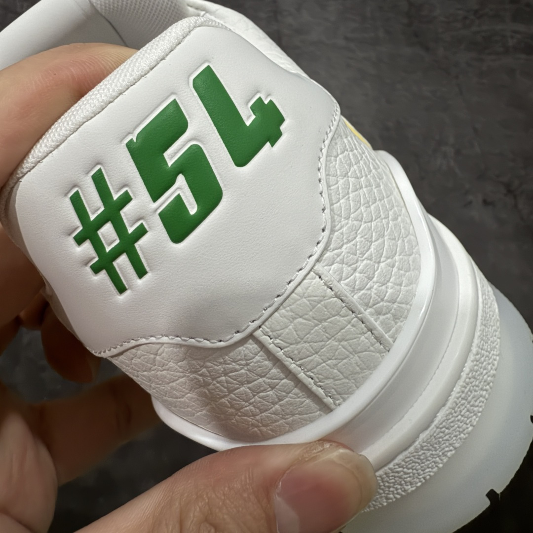 图片[2]-【天花板/Goat版】 市场最强版 没有之一的存在💪🏻 Louis Vuitton LV Trainer 系列全新版上架 手里有正品的可以对比下🆚懂货的看细节‼️ 此版品质是市场从未达到的新高度！ 整体版型 皮料 牛仔布的色差 压花纹路清晰度 后跟版型等等 都可以自行对比[机智]吊打市场所有货，怒甩十条街的那种，直接来正品对比图🆚，欢迎拿市场各大工厂的货来对比！ 尺码：35-45码-选品中心