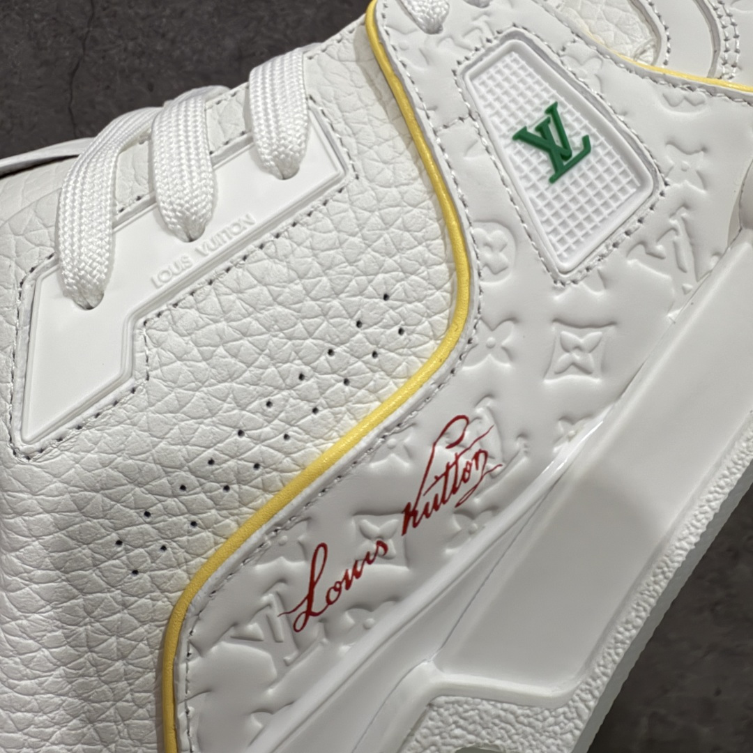 图片[4]-【天花板/Goat版】 市场最强版 没有之一的存在💪🏻 Louis Vuitton LV Trainer 系列全新版上架 手里有正品的可以对比下🆚懂货的看细节‼️ 此版品质是市场从未达到的新高度！ 整体版型 皮料 牛仔布的色差 压花纹路清晰度 后跟版型等等 都可以自行对比[机智]吊打市场所有货，怒甩十条街的那种，直接来正品对比图🆚，欢迎拿市场各大工厂的货来对比！ 尺码：35-45码-选品中心