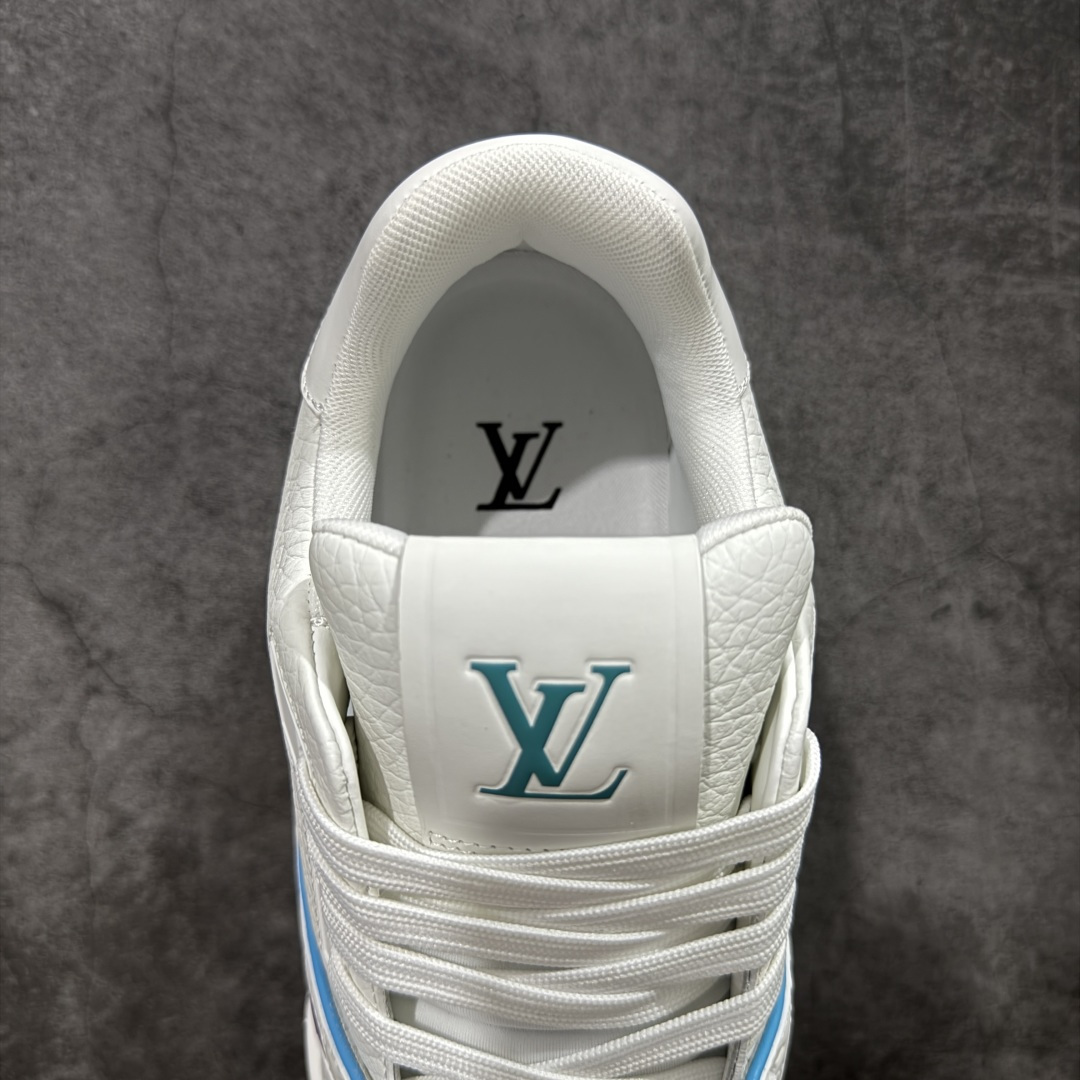 图片[8]-【天花板/Goat版】 市场最强版 没有之一的存在💪🏻 Louis Vuitton LV Trainer 系列全新版上架 手里有正品的可以对比下🆚懂货的看细节‼️ 此版品质是市场从未达到的新高度！ 整体版型 皮料 牛仔布的色差 压花纹路清晰度 后跟版型等等 都可以自行对比[机智]吊打市场所有货，怒甩十条街的那种，直接来正品对比图🆚，欢迎拿市场各大工厂的货来对比！ 尺码：35-45码-选品中心