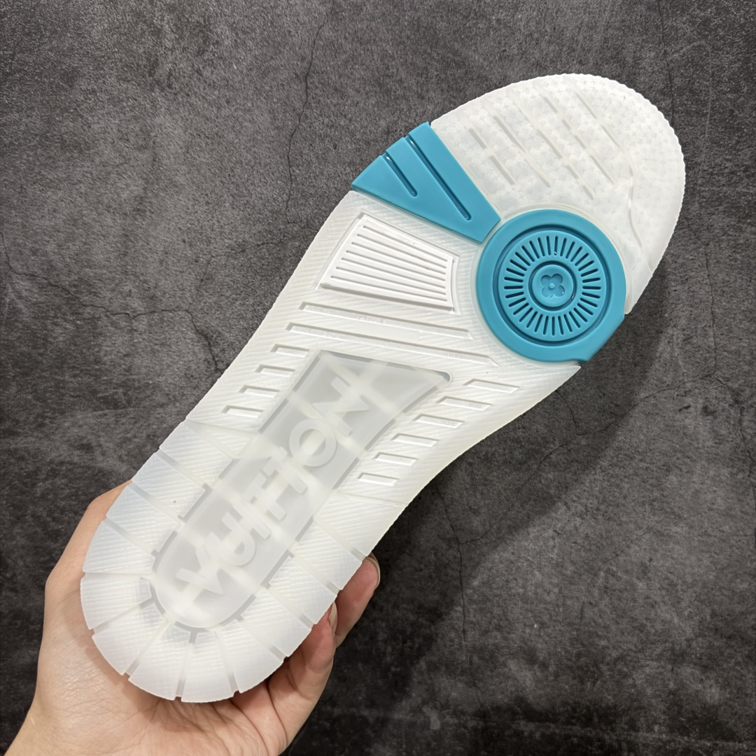 图片[9]-【天花板/Goat版】 市场最强版 没有之一的存在💪🏻 Louis Vuitton LV Trainer 系列全新版上架 手里有正品的可以对比下🆚懂货的看细节‼️ 此版品质是市场从未达到的新高度！ 整体版型 皮料 牛仔布的色差 压花纹路清晰度 后跟版型等等 都可以自行对比[机智]吊打市场所有货，怒甩十条街的那种，直接来正品对比图🆚，欢迎拿市场各大工厂的货来对比！ 尺码：35-45码-选品中心