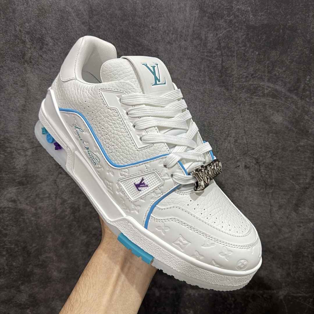 图片[3]-【天花板/Goat版】 市场最强版 没有之一的存在💪🏻 Louis Vuitton LV Trainer 系列全新版上架 手里有正品的可以对比下🆚懂货的看细节‼️ 此版品质是市场从未达到的新高度！ 整体版型 皮料 牛仔布的色差 压花纹路清晰度 后跟版型等等 都可以自行对比[机智]吊打市场所有货，怒甩十条街的那种，直接来正品对比图🆚，欢迎拿市场各大工厂的货来对比！ 尺码：35-45码-选品中心