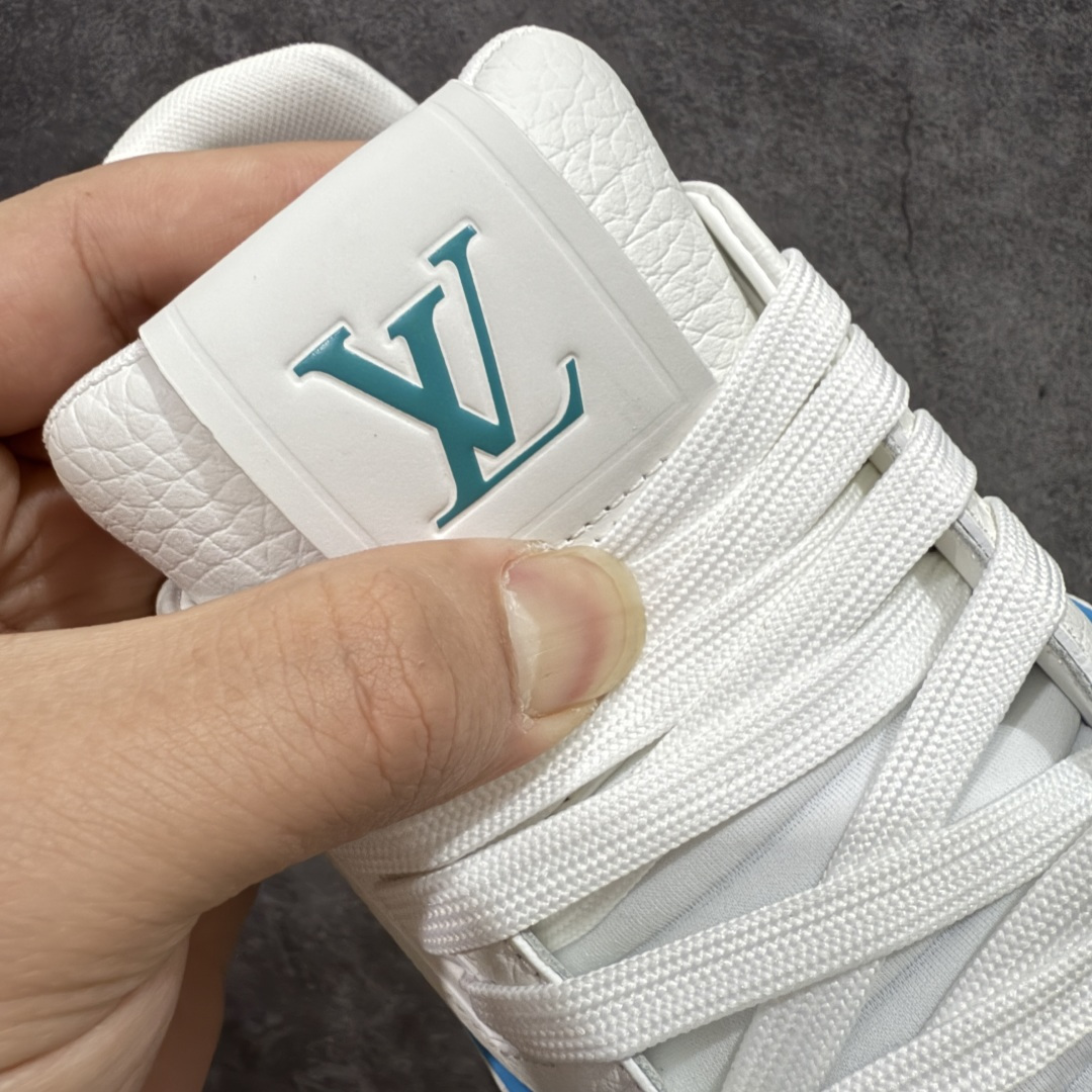 图片[7]-【天花板/Goat版】 市场最强版 没有之一的存在💪🏻 Louis Vuitton LV Trainer 系列全新版上架 手里有正品的可以对比下🆚懂货的看细节‼️ 此版品质是市场从未达到的新高度！ 整体版型 皮料 牛仔布的色差 压花纹路清晰度 后跟版型等等 都可以自行对比[机智]吊打市场所有货，怒甩十条街的那种，直接来正品对比图🆚，欢迎拿市场各大工厂的货来对比！ 尺码：35-45码-选品中心