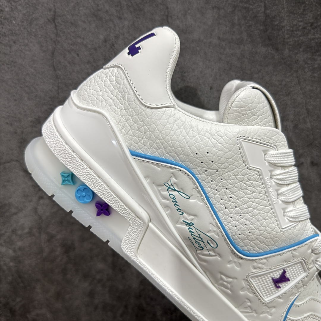 图片[7]-【天花板/Goat版】 市场最强版 没有之一的存在💪🏻 Louis Vuitton LV Trainer 系列全新版上架 手里有正品的可以对比下🆚懂货的看细节‼️ 此版品质是市场从未达到的新高度！ 整体版型 皮料 牛仔布的色差 压花纹路清晰度 后跟版型等等 都可以自行对比[机智]吊打市场所有货，怒甩十条街的那种，直接来正品对比图🆚，欢迎拿市场各大工厂的货来对比！ 尺码：35-45码-选品中心