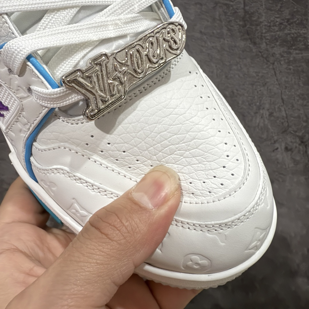 图片[6]-【天花板/Goat版】 市场最强版 没有之一的存在💪🏻 Louis Vuitton LV Trainer 系列全新版上架 手里有正品的可以对比下🆚懂货的看细节‼️ 此版品质是市场从未达到的新高度！ 整体版型 皮料 牛仔布的色差 压花纹路清晰度 后跟版型等等 都可以自行对比[机智]吊打市场所有货，怒甩十条街的那种，直接来正品对比图🆚，欢迎拿市场各大工厂的货来对比！ 尺码：35-45码-选品中心