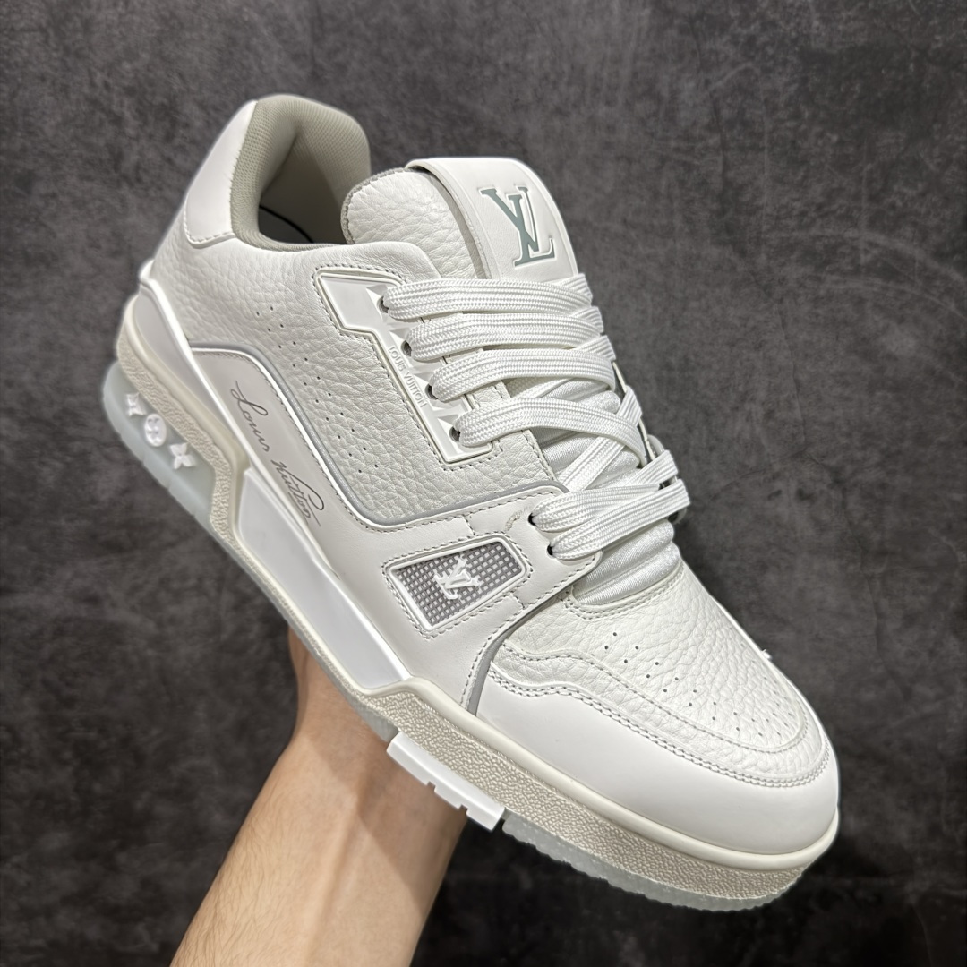 图片[3]-【天花板/Goat版】 市场最强版 没有之一的存在💪🏻 Louis Vuitton LV Trainer 系列全新版上架 白水泥 手里有正品的可以对比下🆚懂货的看细节‼️ 此版品质是市场从未达到的新高度！ 整体版型 皮料 牛仔布的色差 压花纹路清晰度 后跟版型等等 都可以自行对比[机智]吊打市场所有货，怒甩十条街的那种，直接来正品对比图🆚，欢迎拿市场各大工厂的货来对比！ 尺码：35-45码-选品中心