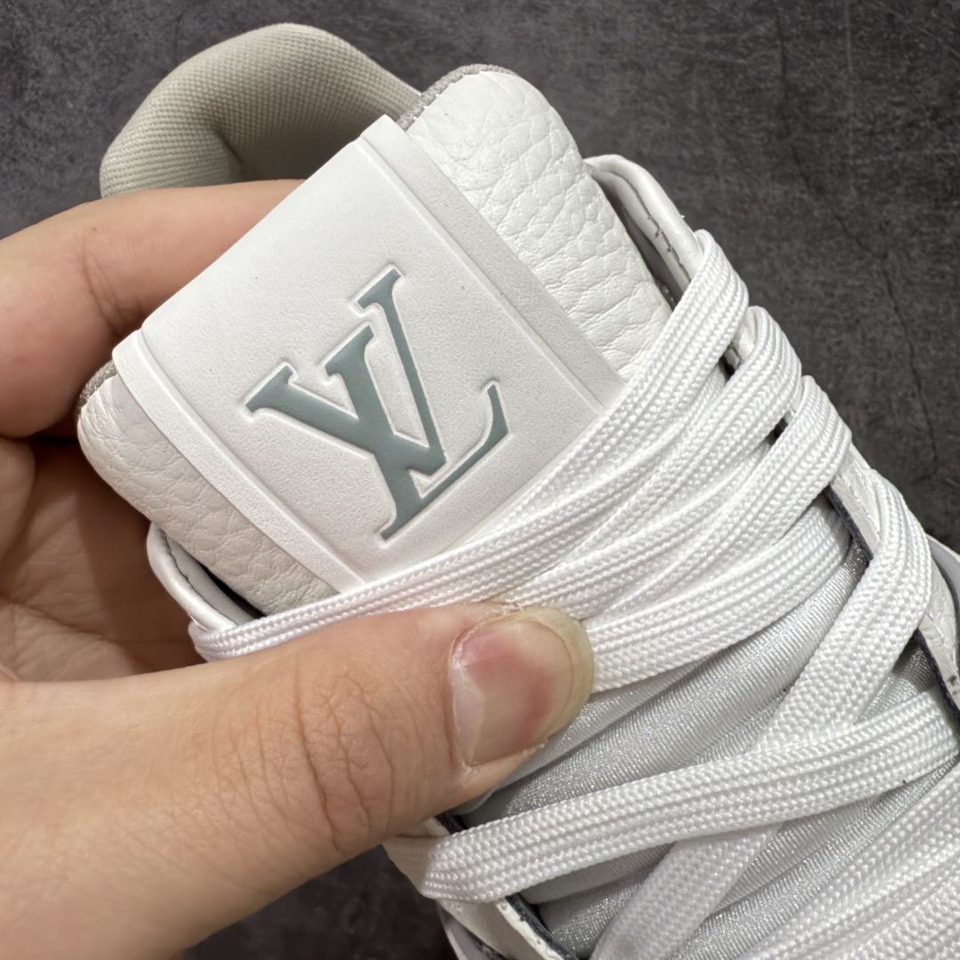 图片[7]-【天花板/Goat版】 市场最强版 没有之一的存在💪🏻 Louis Vuitton LV Trainer 系列全新版上架 手里有正品的可以对比下🆚懂货的看细节‼️ 此版品质是市场从未达到的新高度！ 整体版型 皮料 牛仔布的色差 压花纹路清晰度 后跟版型等等 都可以自行对比[机智]吊打市场所有货，怒甩十条街的那种，直接来正品对比图🆚，欢迎拿市场各大工厂的货来对比！ 尺码：35-45码-选品中心