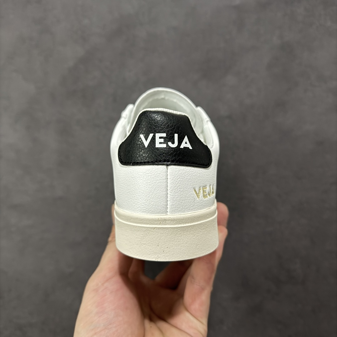 图片[4]-【福利特价】veja Recife Logo CHROMEFREE LEA 法国小众品牌Veja小白鞋 经典小板鞋 增高且有型 妥妥的通勤之王 VEJA始终以绿色地球和低碳运动为宗旨 品牌的所有单品也均用环保材料制作 始终以行动承担对环境的责任 此款VEJA 男女款情侣运动鞋 采用透气皮革鞋面 时尚简约 轻薄舒适 货号： CP051928 尺码： 36-45没半码-选品中心
