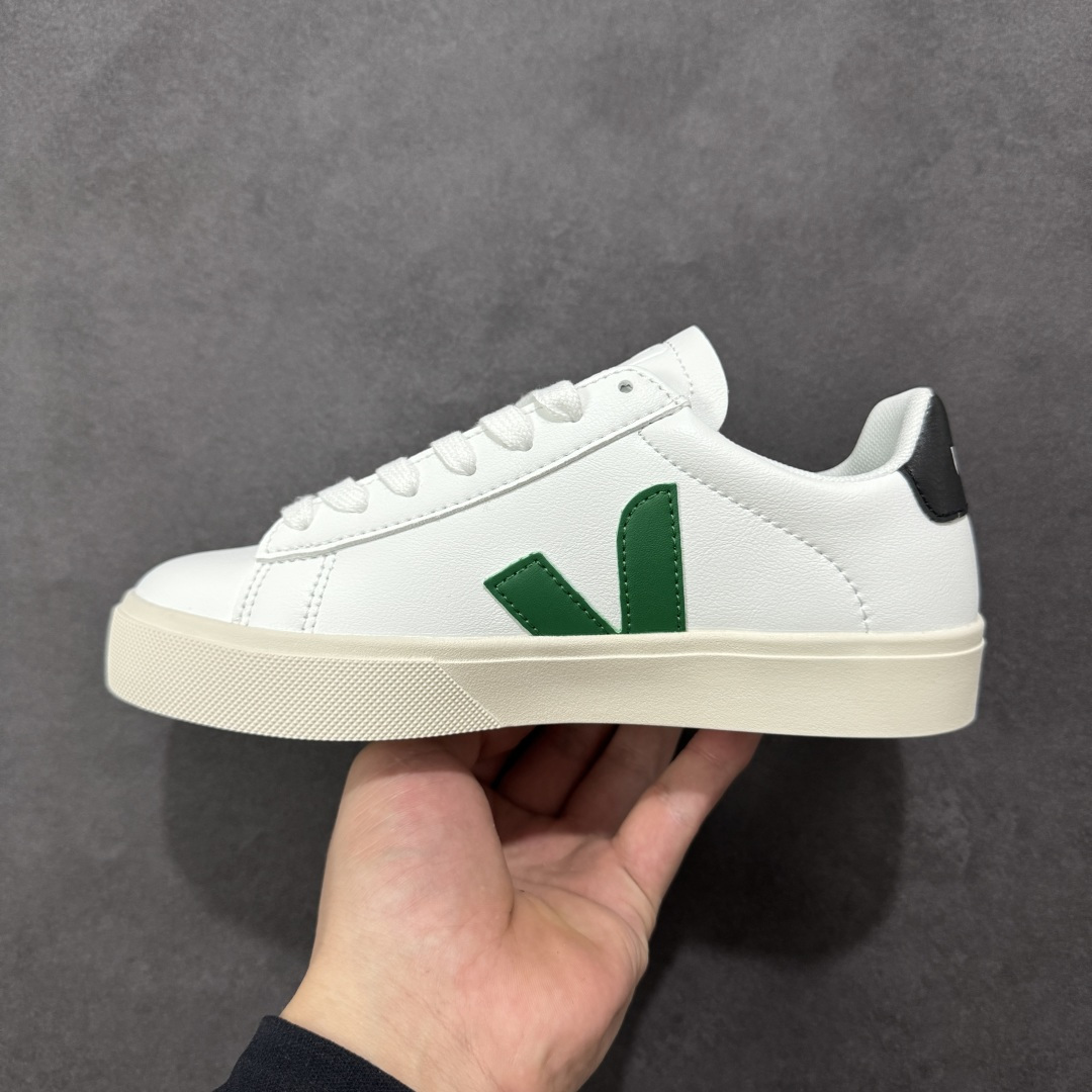 图片[2]-【福利特价】veja Recife Logo CHROMEFREE LEA 法国小众品牌Veja小白鞋 经典小板鞋 增高且有型 妥妥的通勤之王 VEJA始终以绿色地球和低碳运动为宗旨 品牌的所有单品也均用环保材料制作 始终以行动承担对环境的责任 此款VEJA 男女款情侣运动鞋 采用透气皮革鞋面 时尚简约 轻薄舒适 货号： CP051928 尺码： 36-45没半码-选品中心