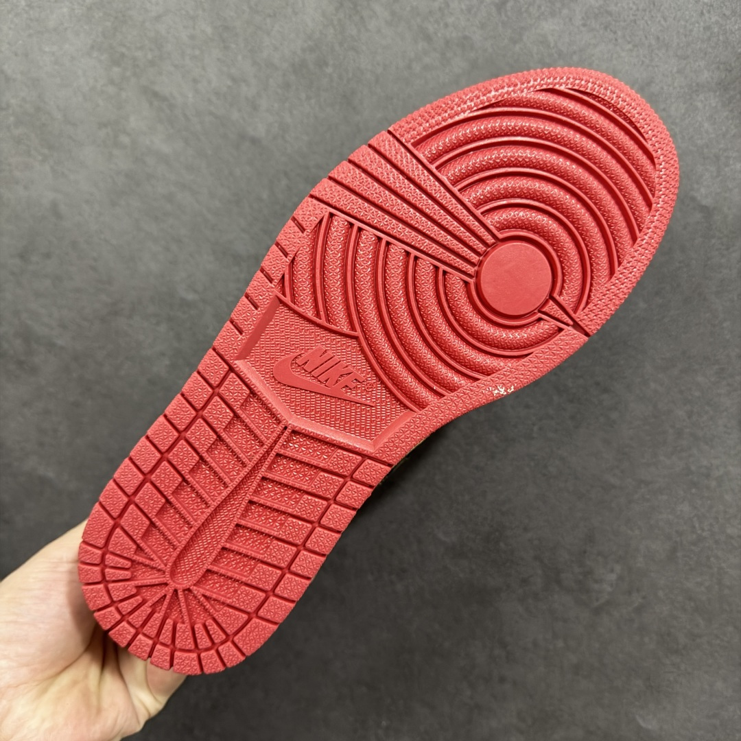 图片[9]-【公司级】Fragment Design x Union x Jordan Air Jordan 1 Retro High Og Nrg 三方联名款 牛皮 舒适 防滑 高帮 复古篮球鞋 男女同款 Air Jordan 1于1985年推出，是耐克第一双以乔丹名字命名的篮球鞋，正是这双鞋，开启了一个时代。Air Jordan 1外形的灵感来自于在当年风靡一时的AirForce 1，同时降低中底厚度，减轻重量，增加贴地感，并采用了后掌Air Sole气垫和最经典的飞翼Logo来自于当时的Nike创意总监Peter Moore。 货号：BV1300-106 尺码：36 36.5 37.5 38 38.5 39 40 40.5 41 42 42.5 43 44 44.5 45 46 47.5 编码：YBB210220-选品中心