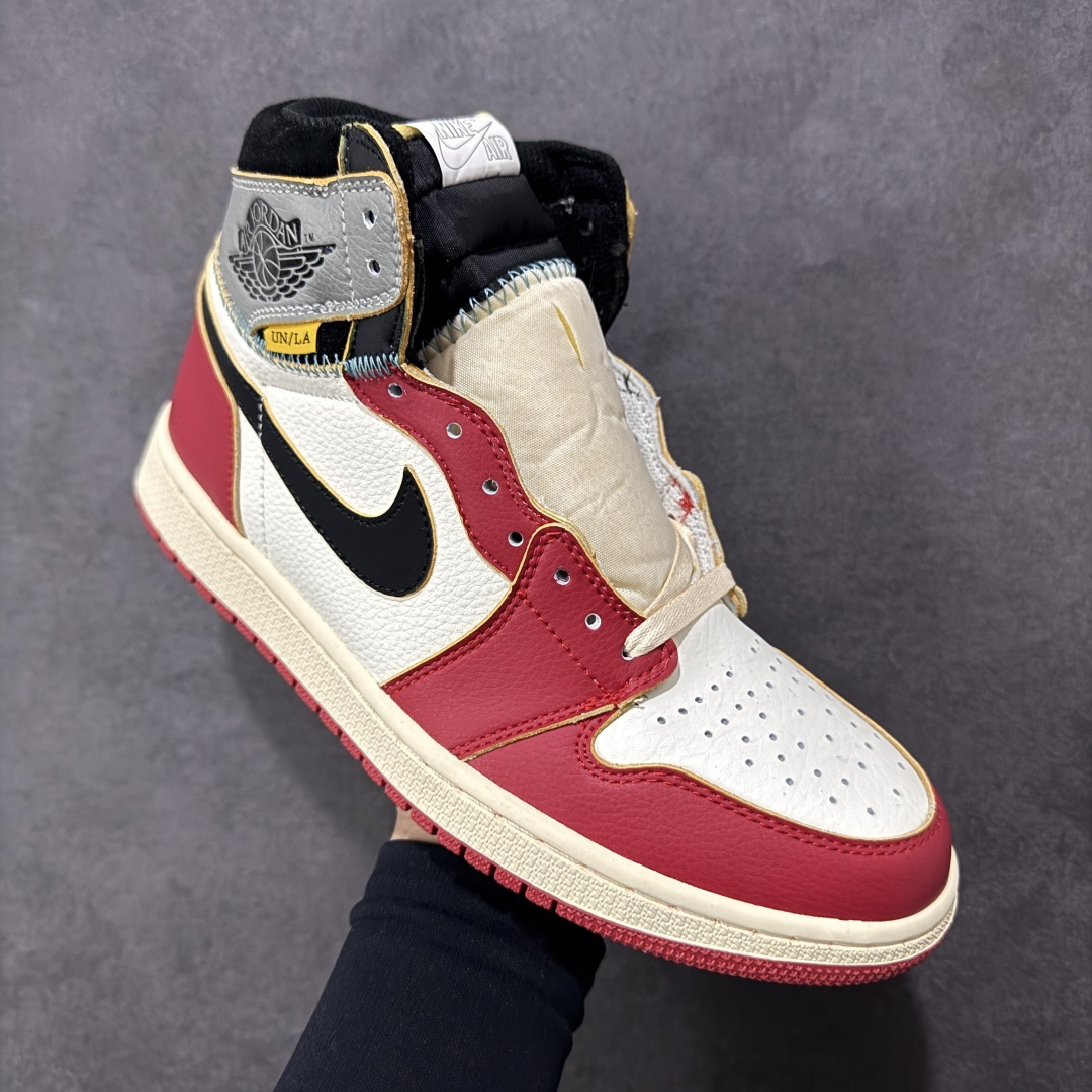 图片[3]-【公司级】Fragment Design x Union x Jordan Air Jordan 1 Retro High Og Nrg 三方联名款 牛皮 舒适 防滑 高帮 复古篮球鞋 男女同款 Air Jordan 1于1985年推出，是耐克第一双以乔丹名字命名的篮球鞋，正是这双鞋，开启了一个时代。Air Jordan 1外形的灵感来自于在当年风靡一时的AirForce 1，同时降低中底厚度，减轻重量，增加贴地感，并采用了后掌Air Sole气垫和最经典的飞翼Logo来自于当时的Nike创意总监Peter Moore。 货号：HV8563-600 尺码：36 36.5 37.5 38 38.5 39 40 40.5 41 42 42.5 43 44 44.5 45 46 47.5 编码：YBB210220-选品中心