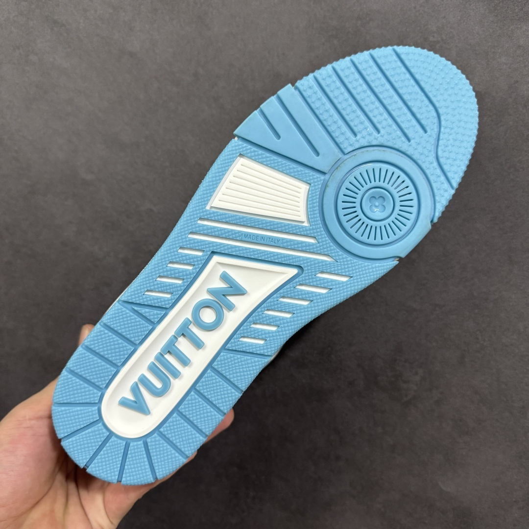 图片[9]-【广东纯原版本】LV Run Away 运动鞋 拼接 Epi 牛皮革和 Monogram 压纹粒面牛皮革，再现传统跑鞋的灵感启发。楔形外底延续标志性设计，品牌字母和标识分饰鞋舌和鞋后。Monogram 压纹粒面牛皮革和 Epi 牛皮革橡胶外底 尺码：35-46 编码：FJB390400-选品中心