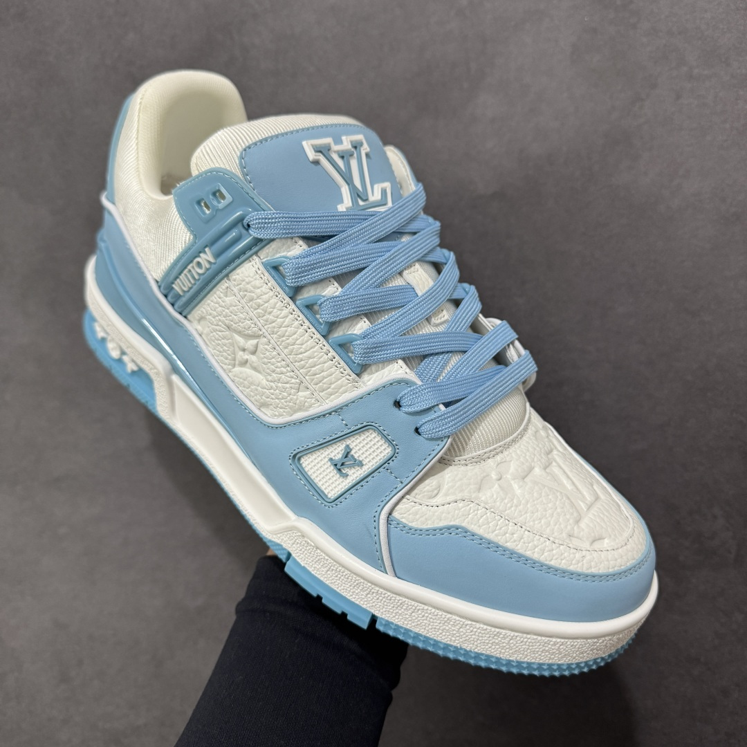 图片[3]-【广东纯原版本】LV Run Away 运动鞋 拼接 Epi 牛皮革和 Monogram 压纹粒面牛皮革，再现传统跑鞋的灵感启发。楔形外底延续标志性设计，品牌字母和标识分饰鞋舌和鞋后。Monogram 压纹粒面牛皮革和 Epi 牛皮革橡胶外底 尺码：35-46 编码：FJB390400-选品中心