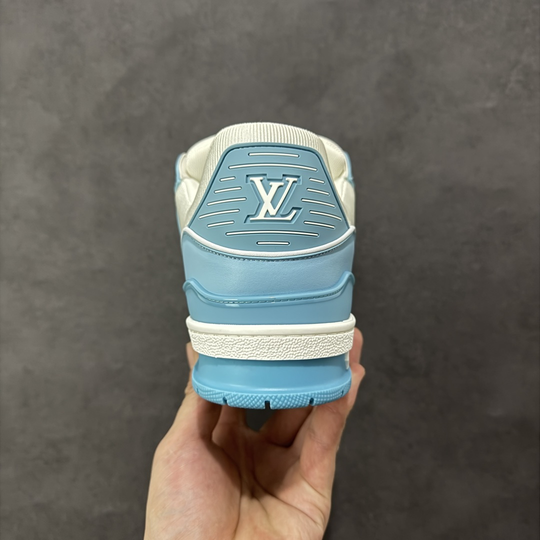 图片[4]-【广东纯原版本】LV Run Away 运动鞋 拼接 Epi 牛皮革和 Monogram 压纹粒面牛皮革，再现传统跑鞋的灵感启发。楔形外底延续标志性设计，品牌字母和标识分饰鞋舌和鞋后。Monogram 压纹粒面牛皮革和 Epi 牛皮革橡胶外底 尺码：35-46 编码：FJB390400-选品中心