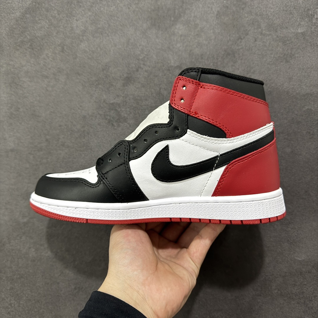 图片[2]-【公司级头层版】Air Jordan 1 High OG 高帮 AJ1 乔丹1代 aj1 乔1 高邦 金人吊牌 乔丹篮球鞋系列555088-125 采用正确头层皮组合荔枝纹头层皮革鞋面材质 中底注胶孔及缜密中底拉帮工艺 内置气垫及耐磨橡胶大底 尺码：36-47带半码-选品中心