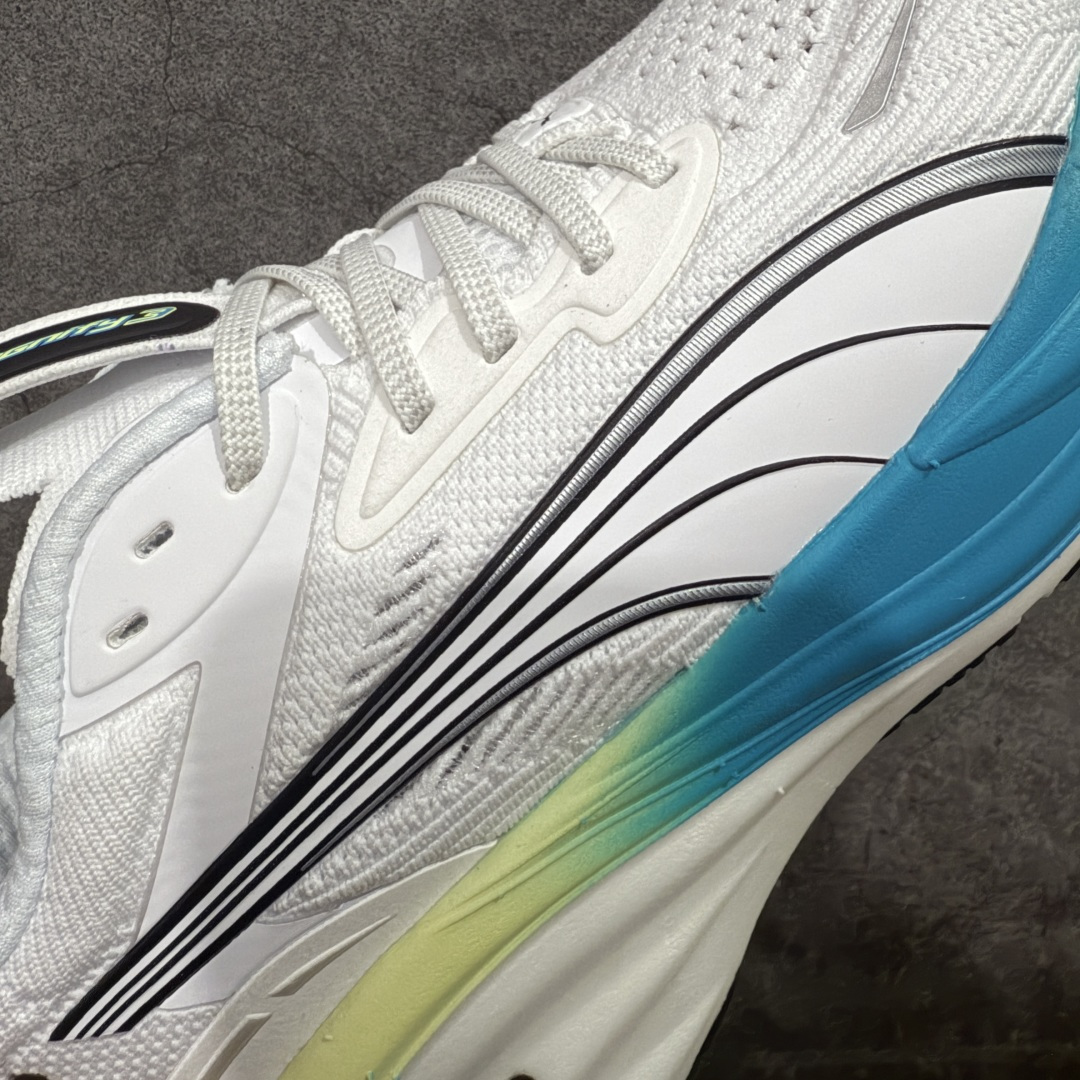 图片[4]-【纯原版】彪马彪破3 PUMA MAGNIFY NITRO 3代 PUMA跑鞋为跑步蓄 能，功能性和美观性兼备。搭载 PUMA NITRO 氮气中底，具备轻量与高缓冲回弹特性，打造柔软舒适脚感。以简约流畅的线条勾勒 PUMA 跑道，为鞋款增添一抹灵动气质。 鞋面 采用轻量化高弹织物鞋面，上脚透气舒适包覆，还确保了耐穿性和支撑性助力急速畅跑 中底 超临界NITRO氮气中底结合厚底轮廓舒适缓震，提供能力反馈，轻便柔软 跑步通勤皆可 鞋侧 PUMA 流线型跑道以明亮色彩呈现，勾勒活力运动美学 外底 采用 PUMAGRIP橡胶大底，止滑耐磨赋予跑者灵活自如的运动体验 货号 311046-04 尺码 36 37 37.5 38 38.5 39 40 40.5 41 42 42.5 43 44 44.5 45-选品中心