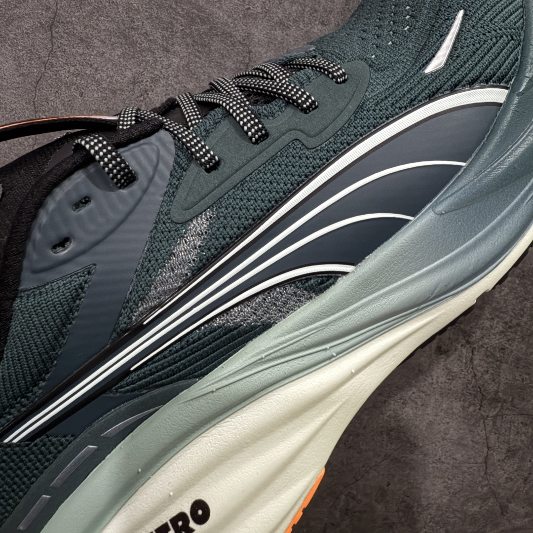 图片[4]-【纯原版】彪马彪破3 PUMA MAGNIFY NITRO 3代 PUMA跑鞋为跑步蓄 能，功能性和美观性兼备。搭载 PUMA NITRO 氮气中底，具备轻量与高缓冲回弹特性，打造柔软舒适脚感。以简约流畅的线条勾勒 PUMA 跑道，为鞋款增添一抹灵动气质。 鞋面 采用轻量化高弹织物鞋面，上脚透气舒适包覆，还确保了耐穿性和支撑性助力急速畅跑 中底 超临界NITRO氮气中底结合厚底轮廓舒适缓震，提供能力反馈，轻便柔软 跑步通勤皆可 鞋侧 PUMA 流线型跑道以明亮色彩呈现，勾勒活力运动美学 外底 采用 PUMAGRIP橡胶大底，止滑耐磨赋予跑者灵活自如的运动体验 货号 311046-07 尺码 36 37 37.5 38 38.5 39 40 40.5 41 42 42.5 43 44 44.5 45-选品中心